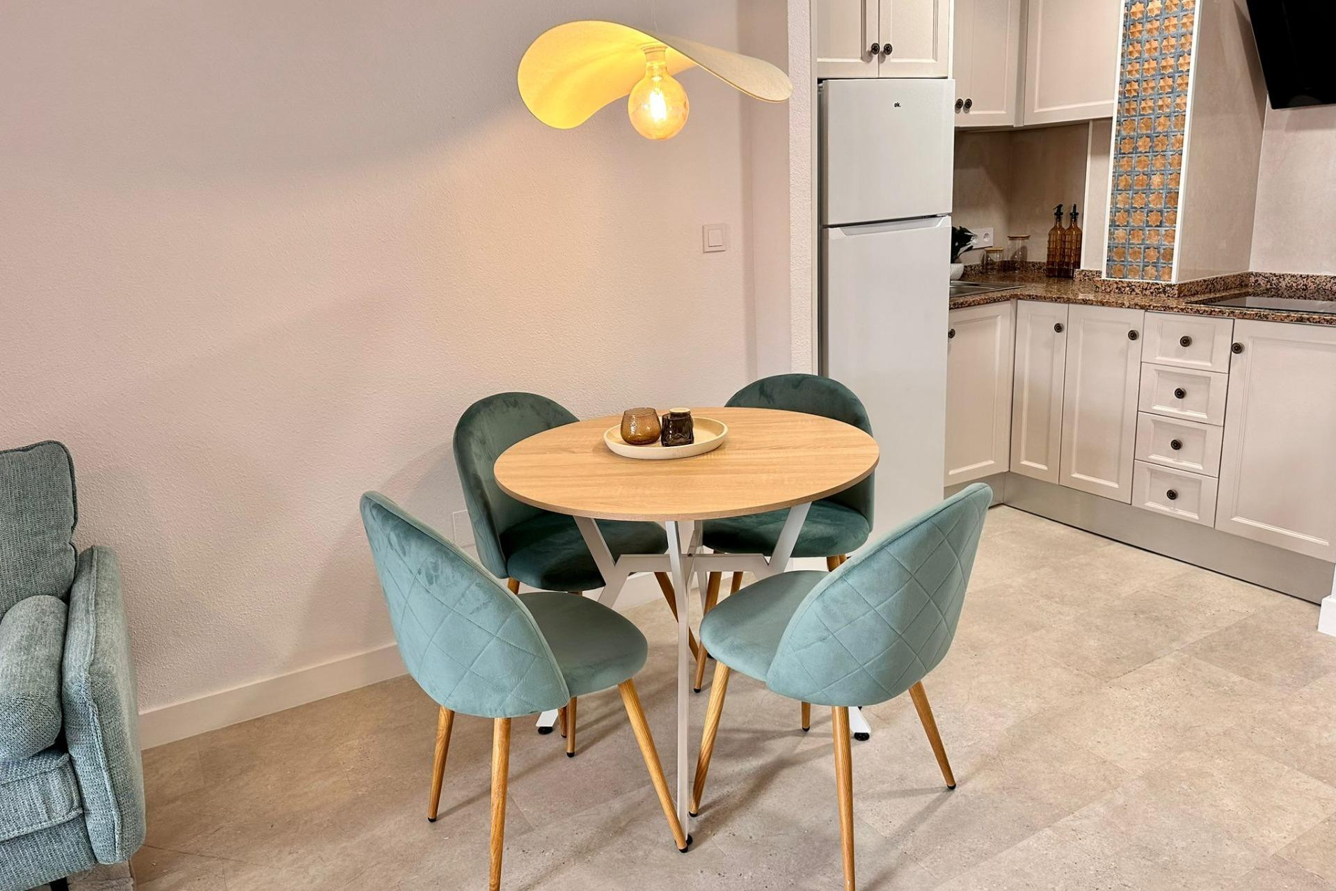 Resale - Apartment  - Torrevieja - Playa de los Locos