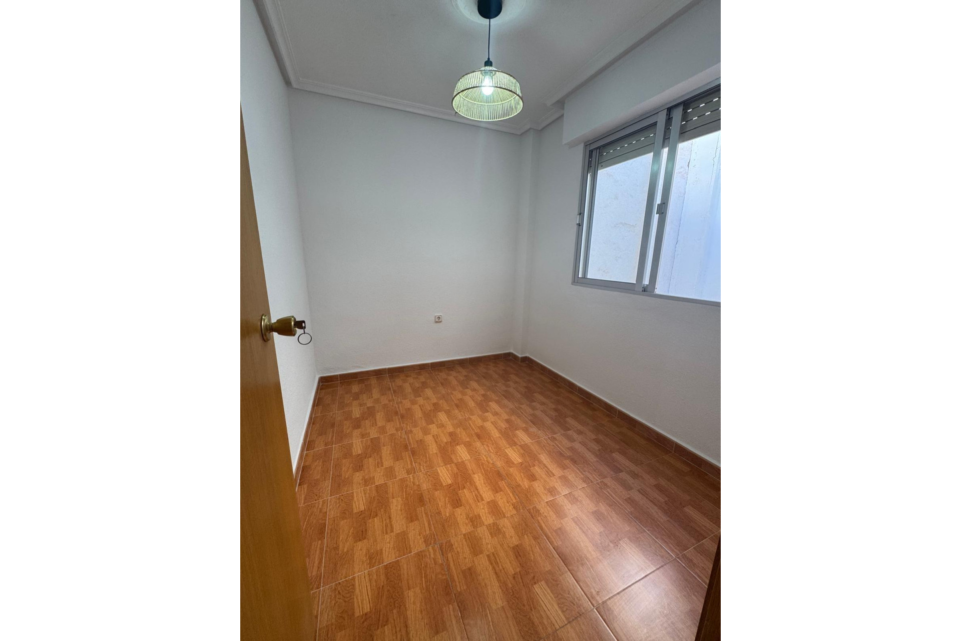 Resale - Apartment  - Torrevieja - Playa de los Locos