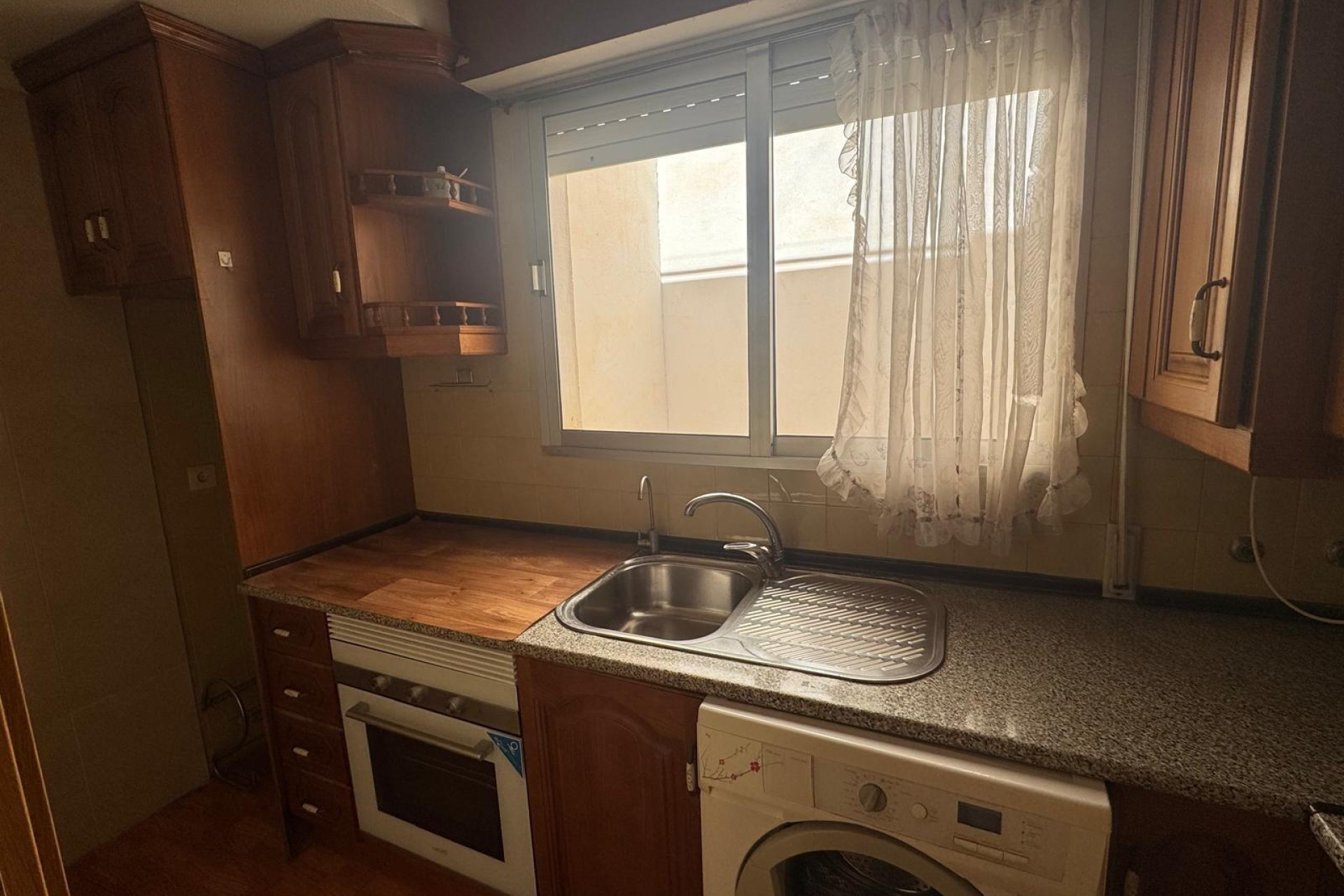 Resale - Apartment  - Torrevieja - Playa de los Locos