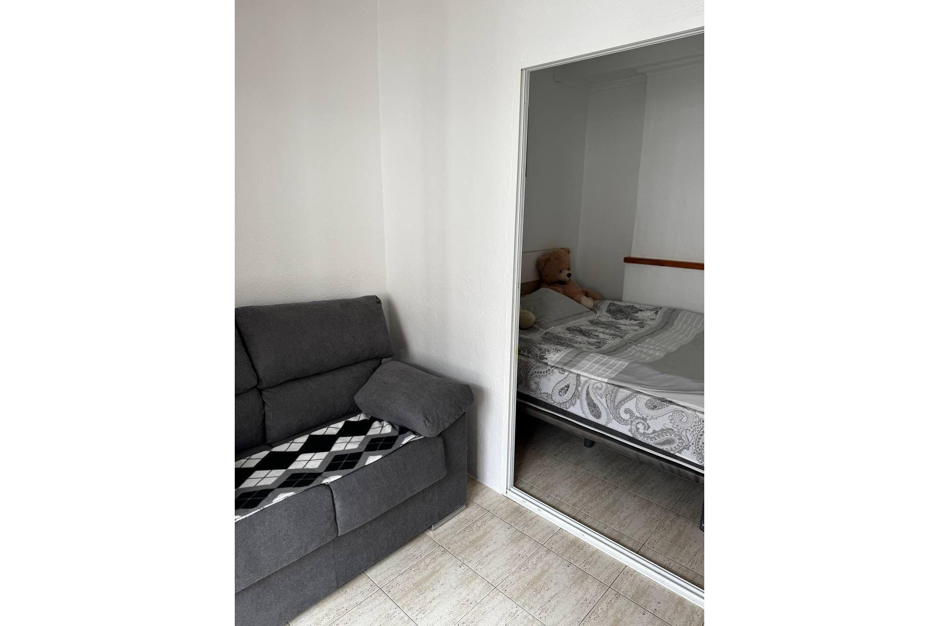 Resale - Apartment  - Torrevieja - Playa de los Locos