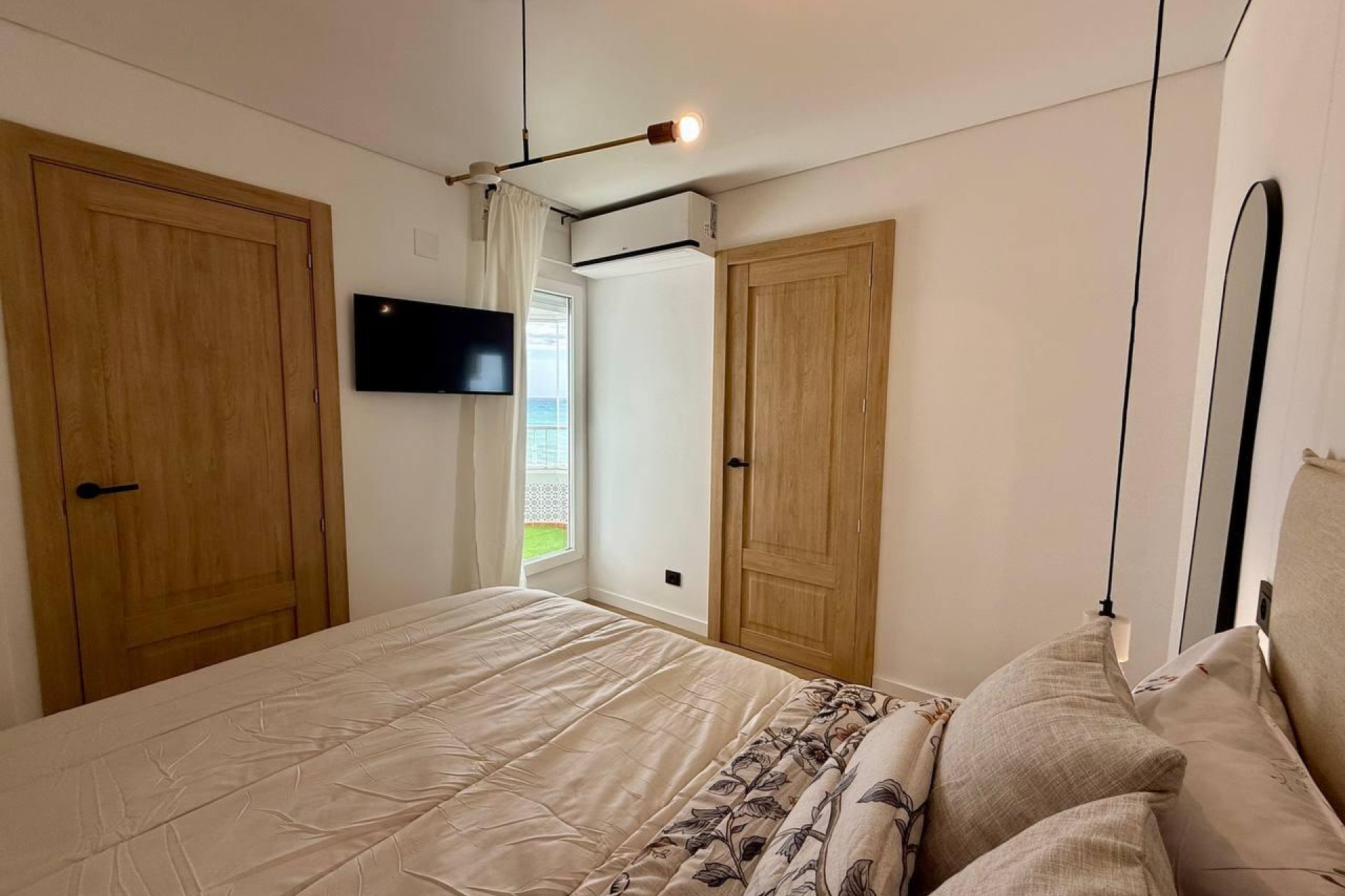 Resale - Apartment  - Torrevieja - Playa de los Locos