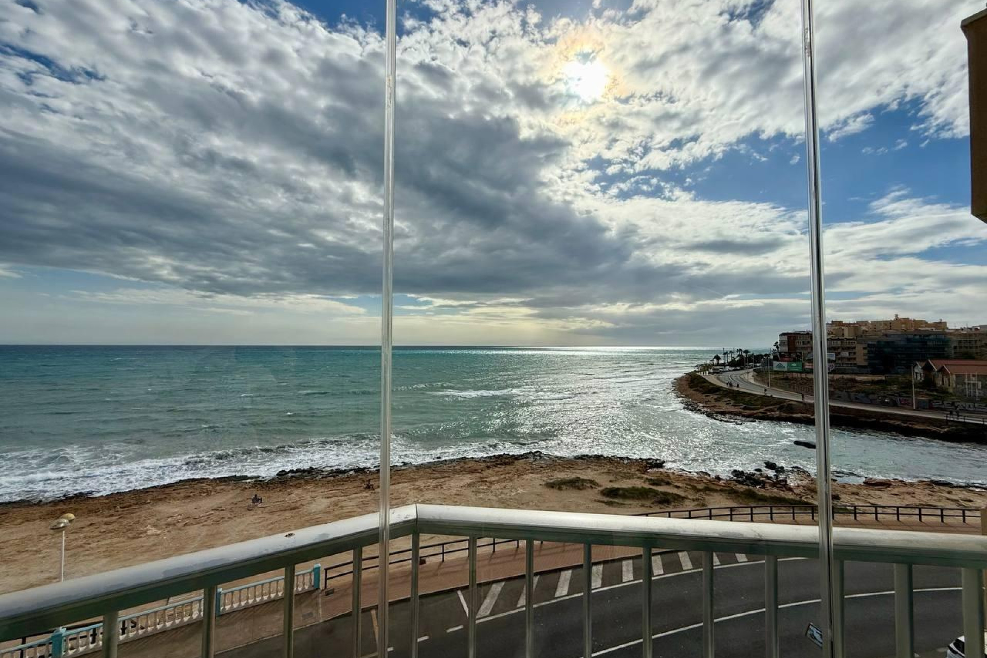 Resale - Apartment  - Torrevieja - Playa de los Locos