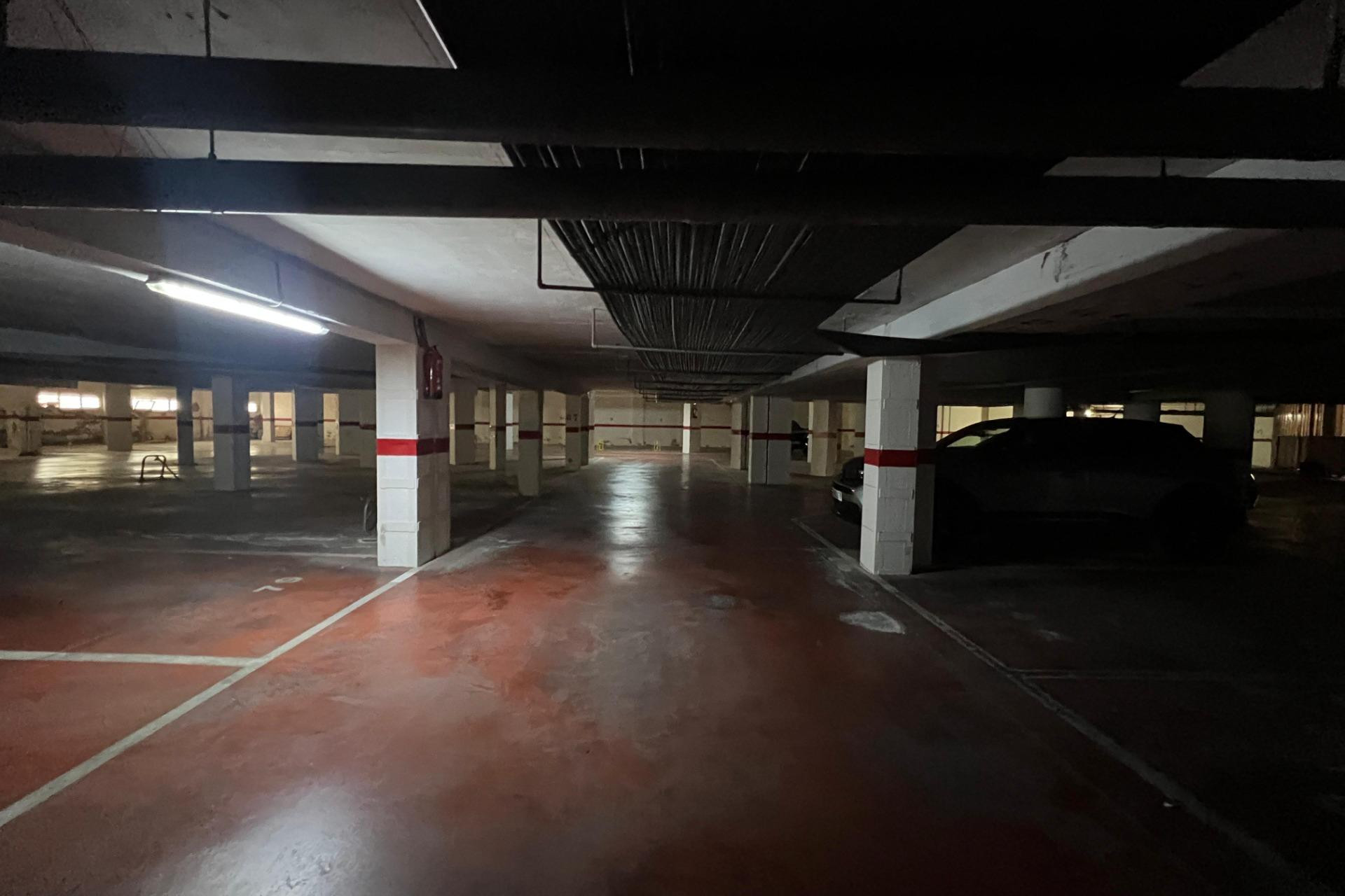 Resale - Apartment  - Torrevieja - Playa de los Locos