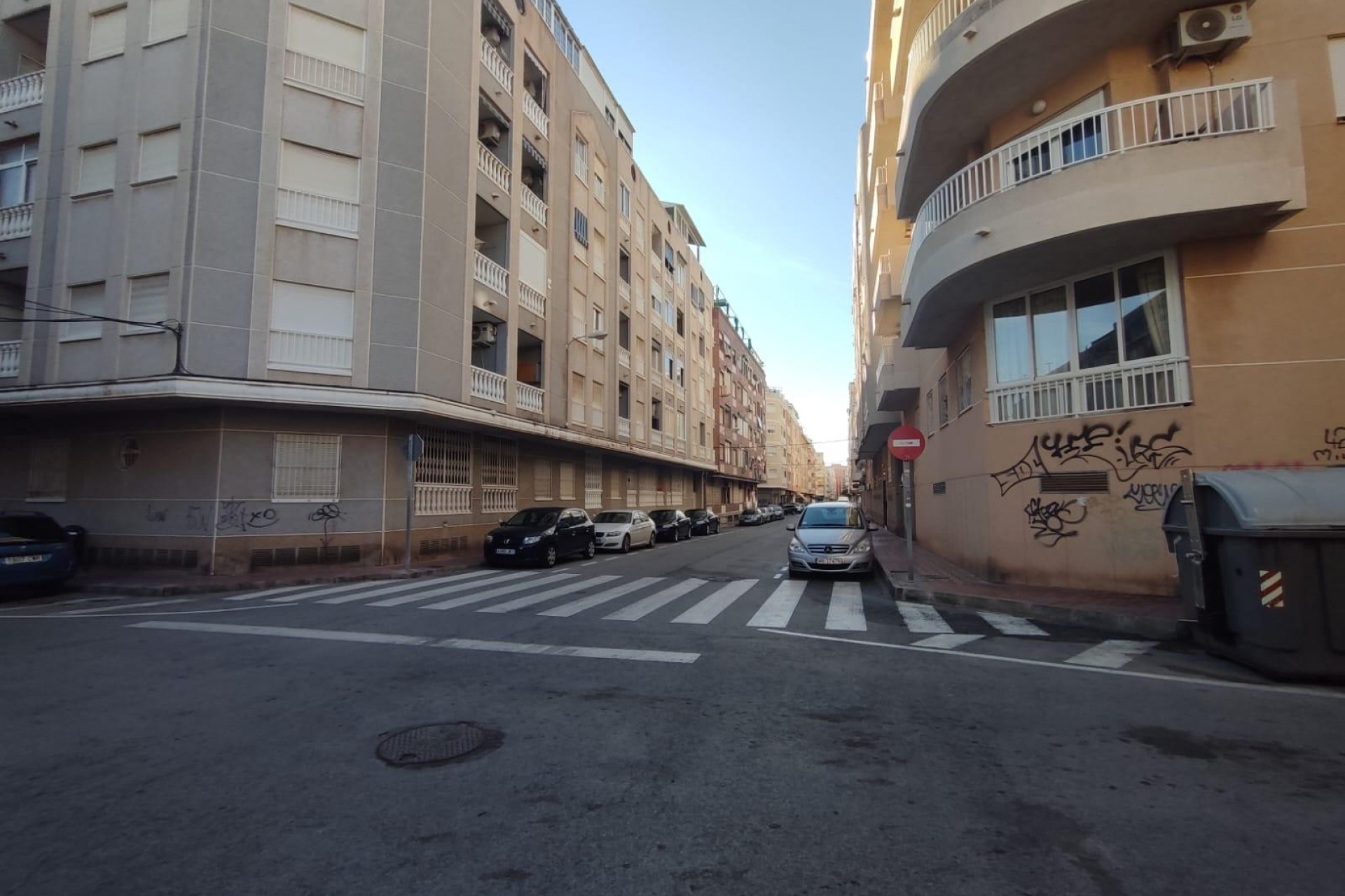 Resale - Apartment  - Torrevieja - Playa de los Locos