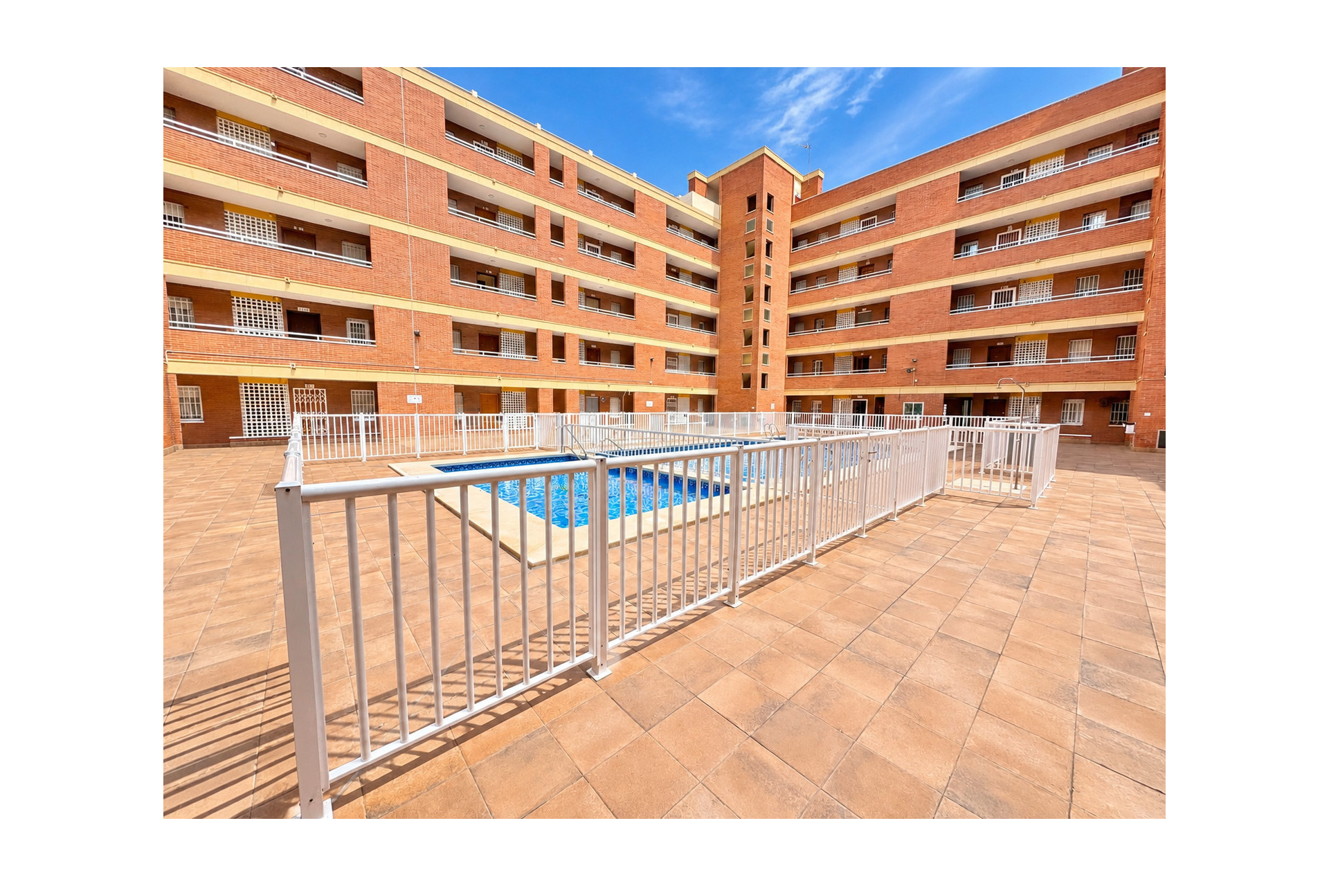 Resale - Apartment  - Torrevieja - playa de los naufragos