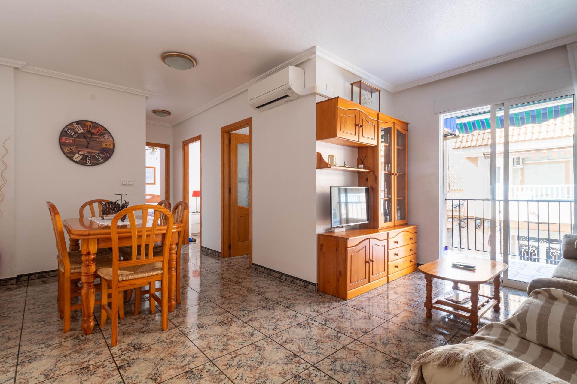 Resale - Apartment  - Torrevieja - Playa de los Naufragos