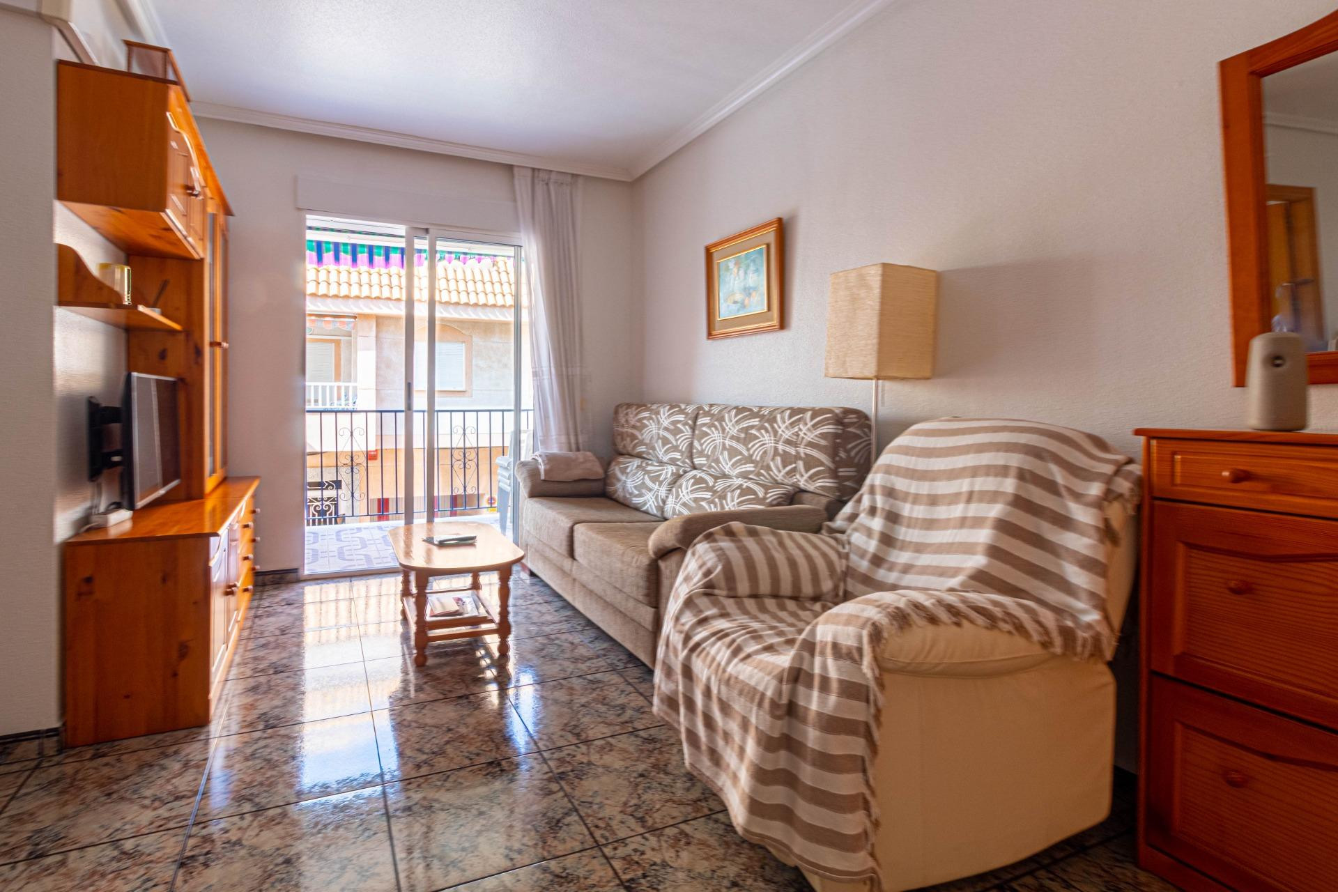 Resale - Apartment  - Torrevieja - Playa de los Naufragos