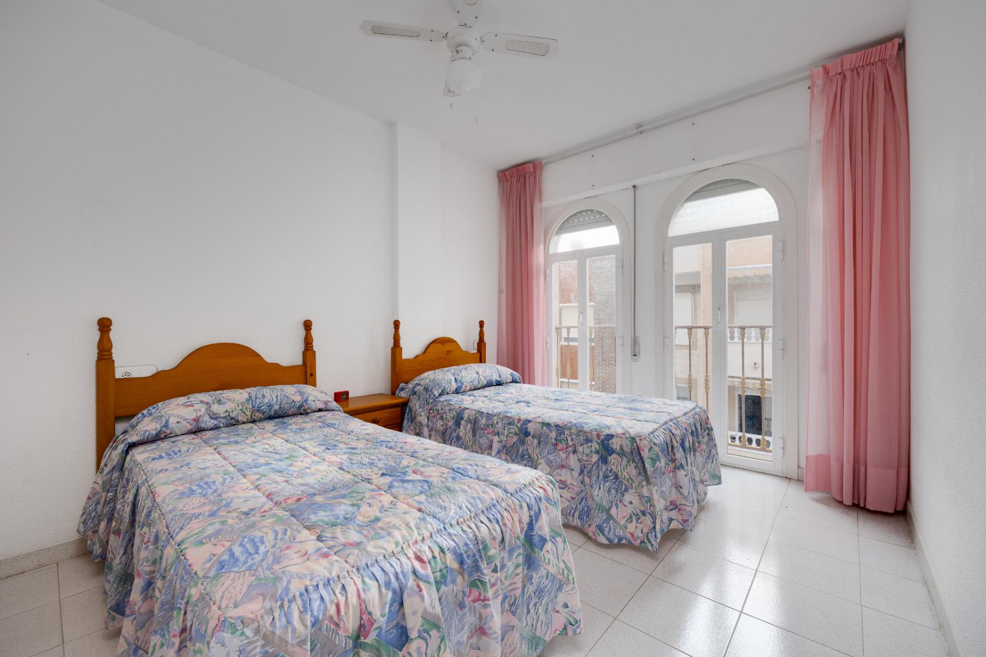 Resale - Apartment  - Torrevieja - playa de los naufragos