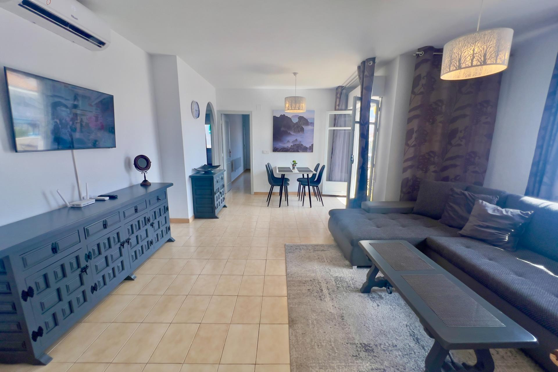 Resale - Apartment  - Torrevieja - Playa de los Naufragos