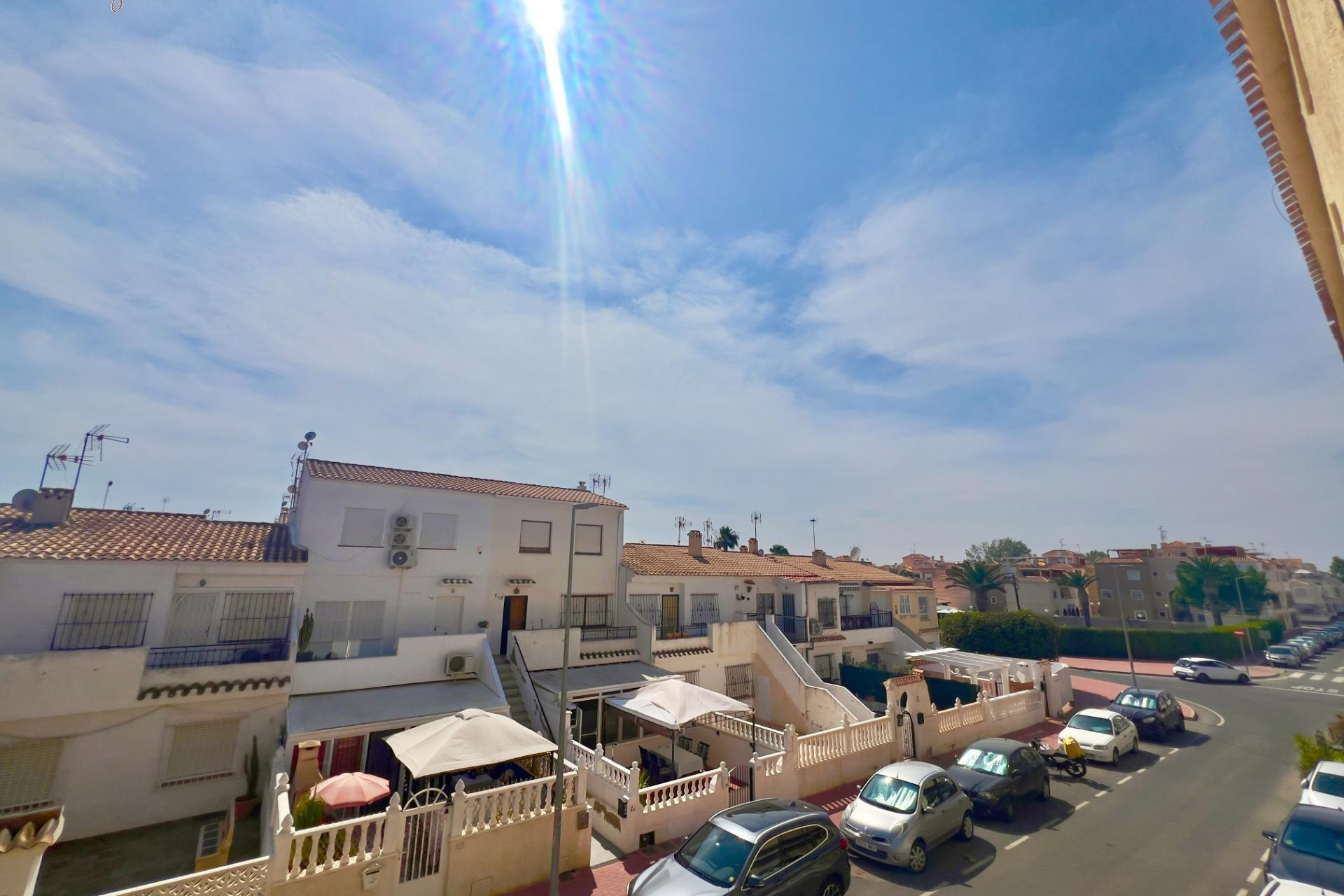 Resale - Apartment  - Torrevieja - Playa de los Naufragos