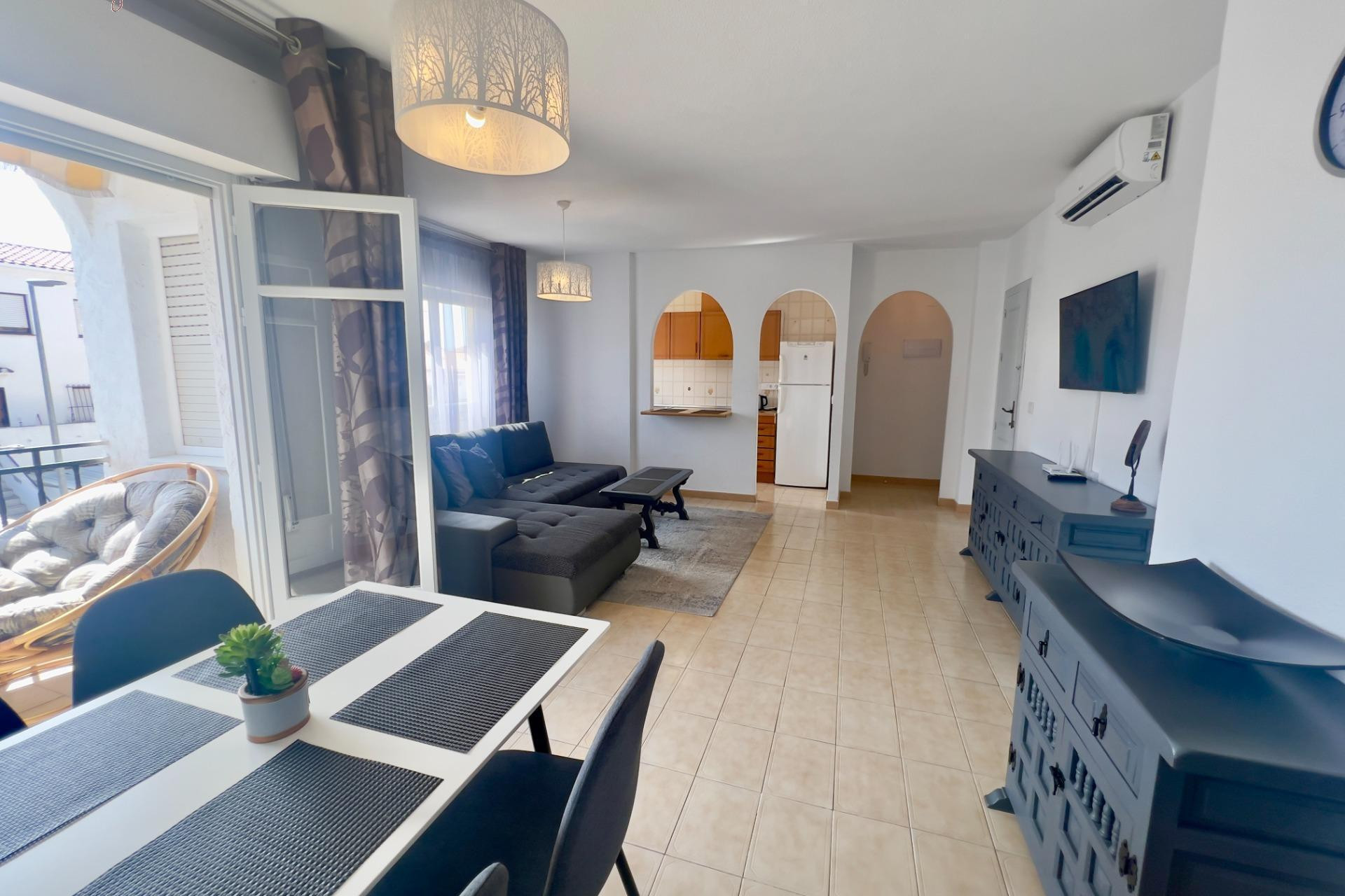 Resale - Apartment  - Torrevieja - Playa de los Naufragos