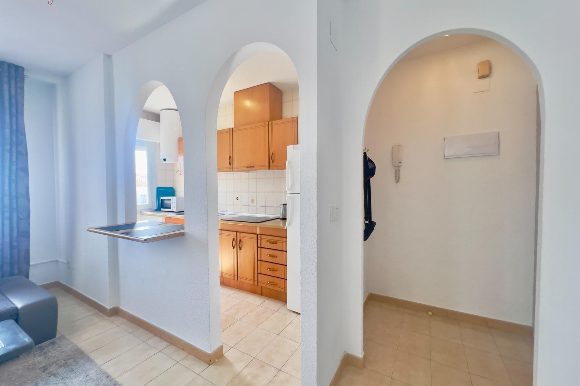 Resale - Apartment  - Torrevieja - Playa de los Naufragos