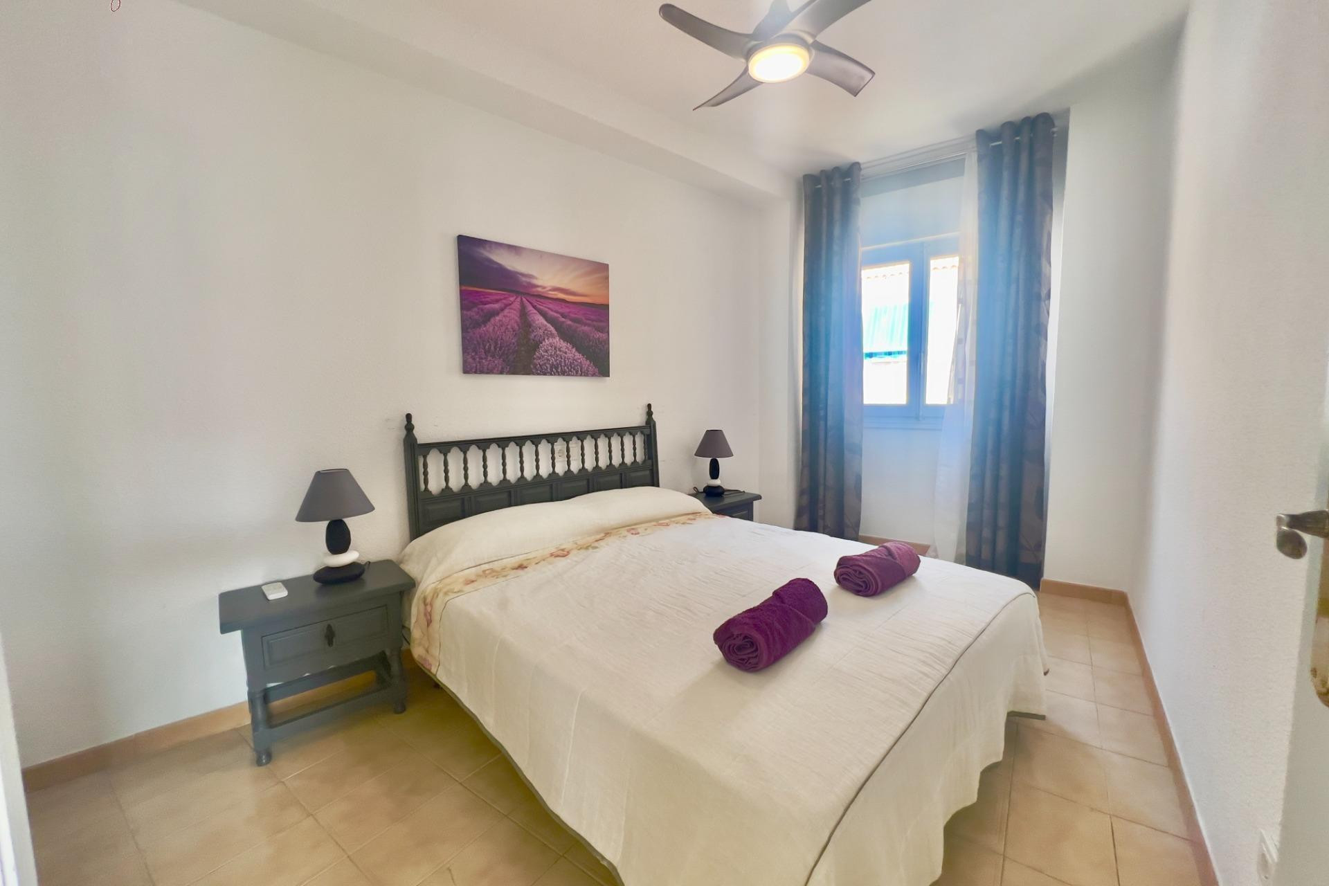 Resale - Apartment  - Torrevieja - Playa de los Naufragos