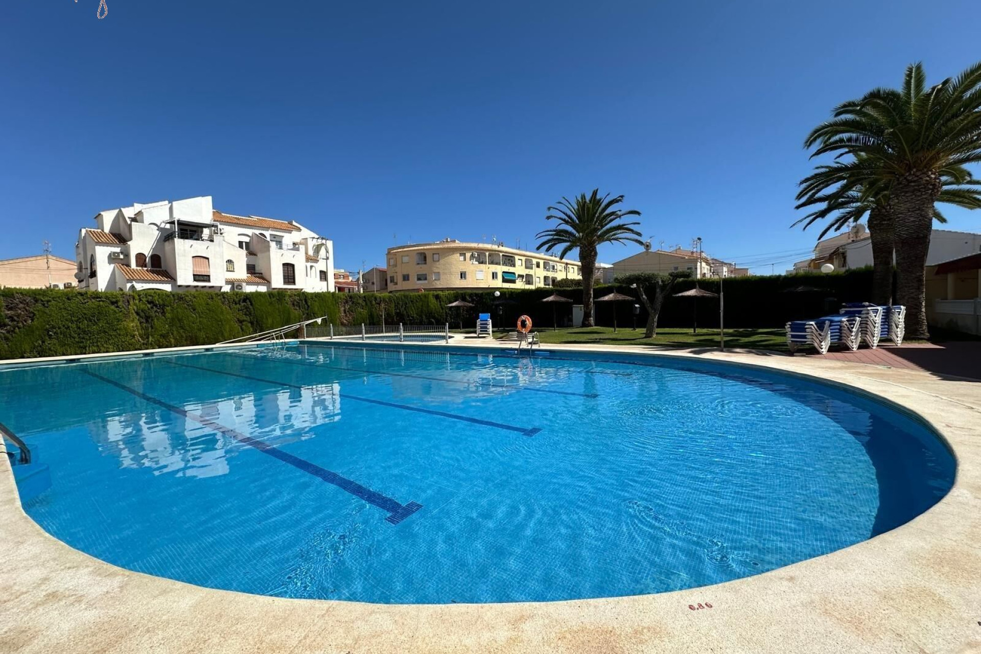 Resale - Apartment  - Torrevieja - Playa de los Naufragos