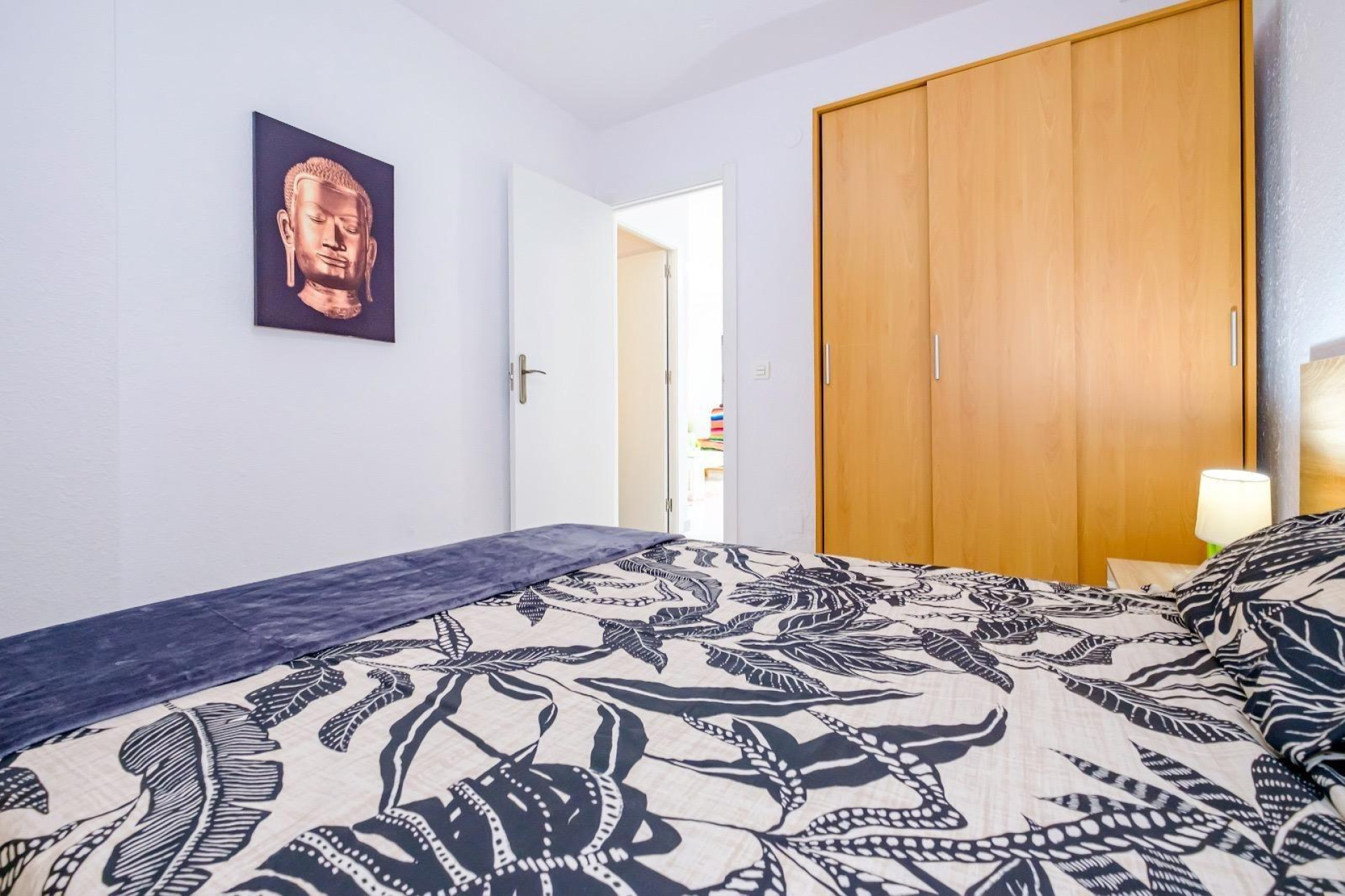 Resale - Apartment  - Torrevieja - Playa de los Naufragos