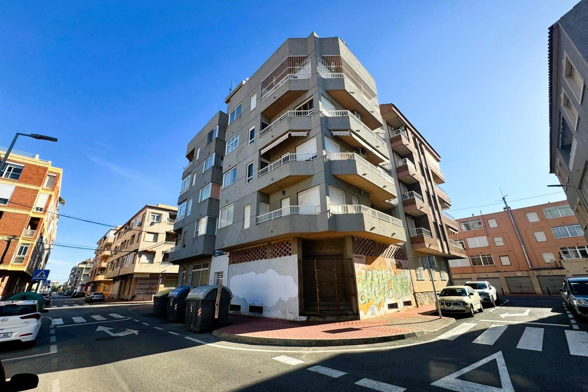 Resale - Apartment  - Torrevieja - Playa de los Naufragos