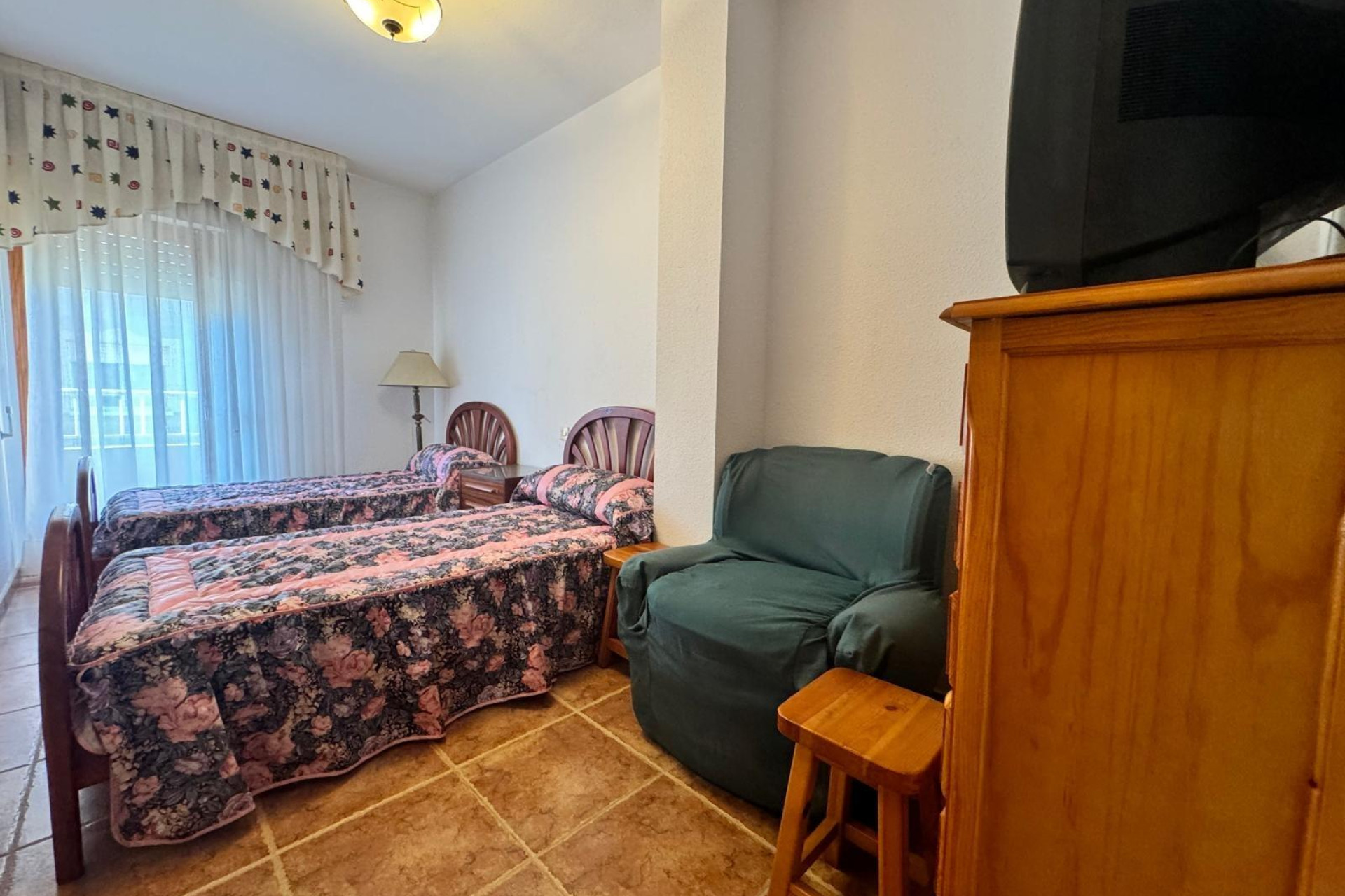 Resale - Apartment  - Torrevieja - Playa de los Naufragos