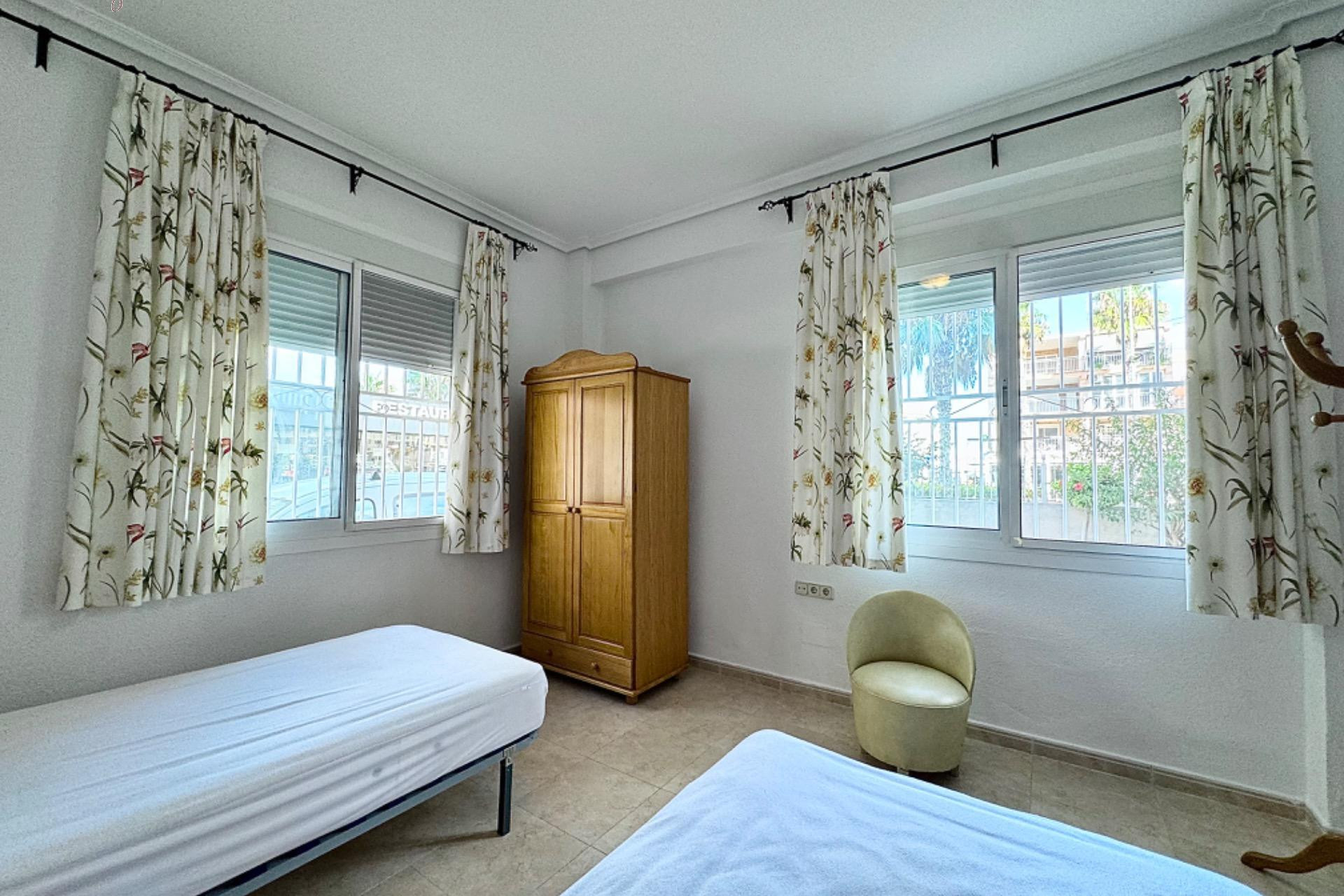 Resale - Apartment  - Torrevieja - playa de los naufragos