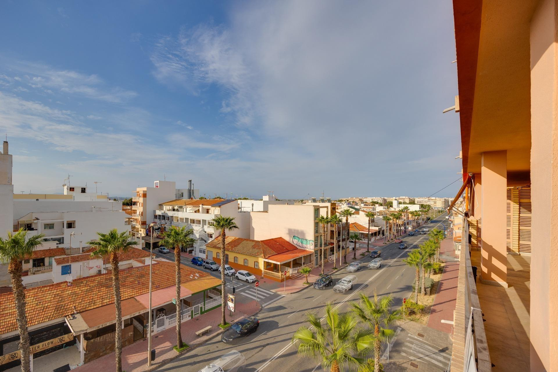 Resale - Apartment  - Torrevieja - playa de los naufragos