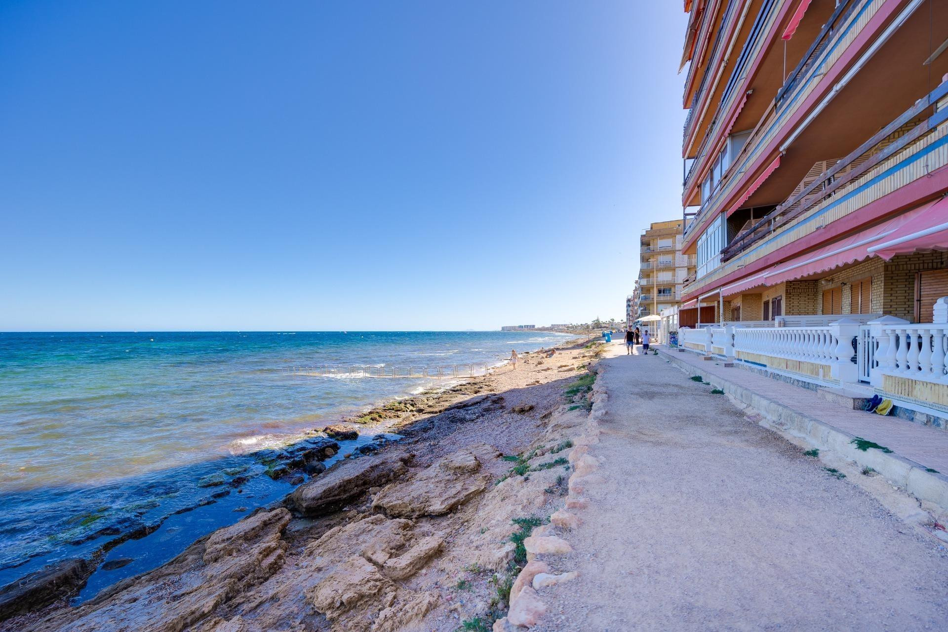 Resale - Apartment  - Torrevieja - playa de los naufragos