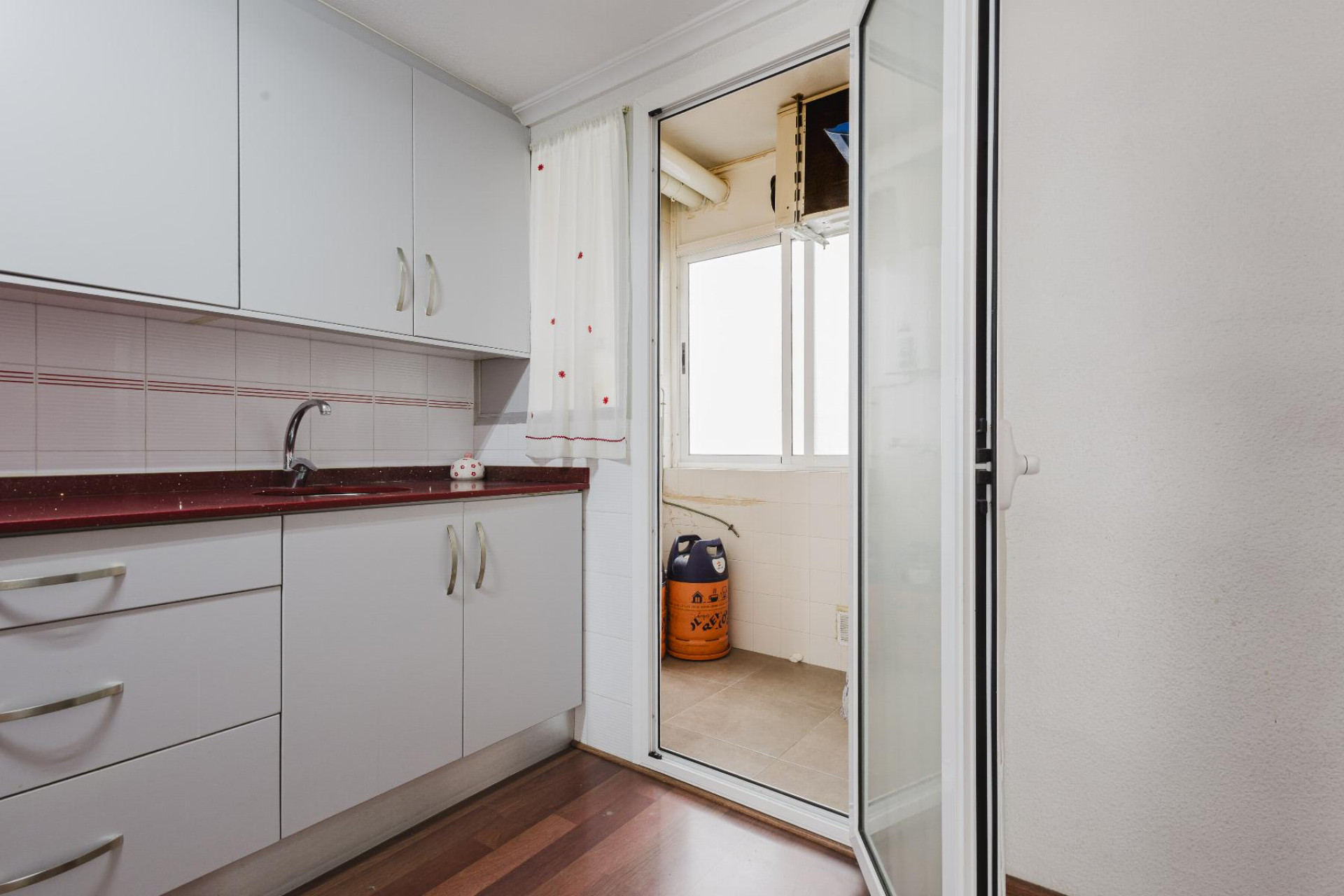 Resale - Apartment  - Torrevieja - Playa del Acequión