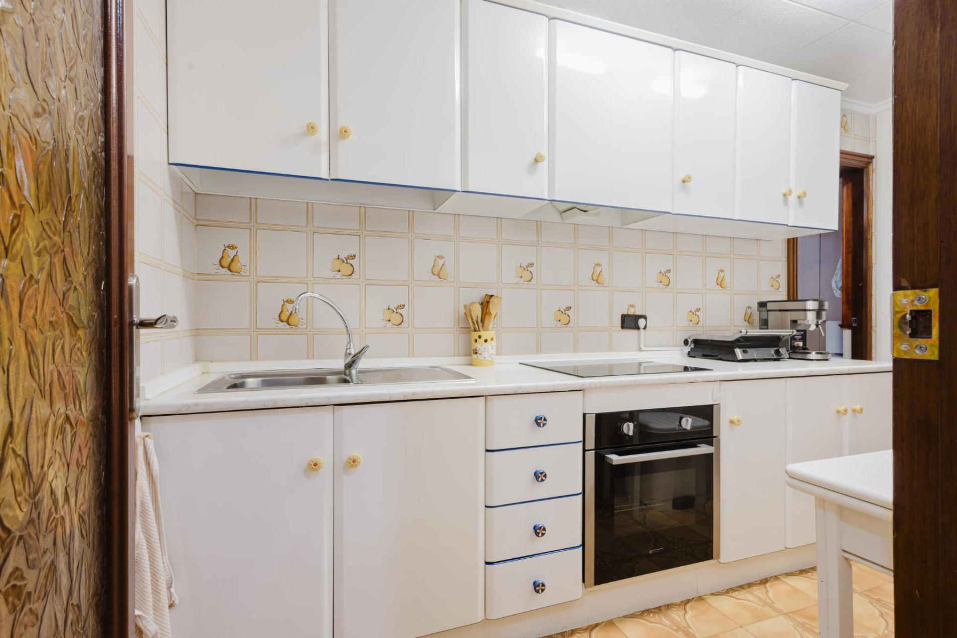 Resale - Apartment  - Torrevieja - Playa del Acequión