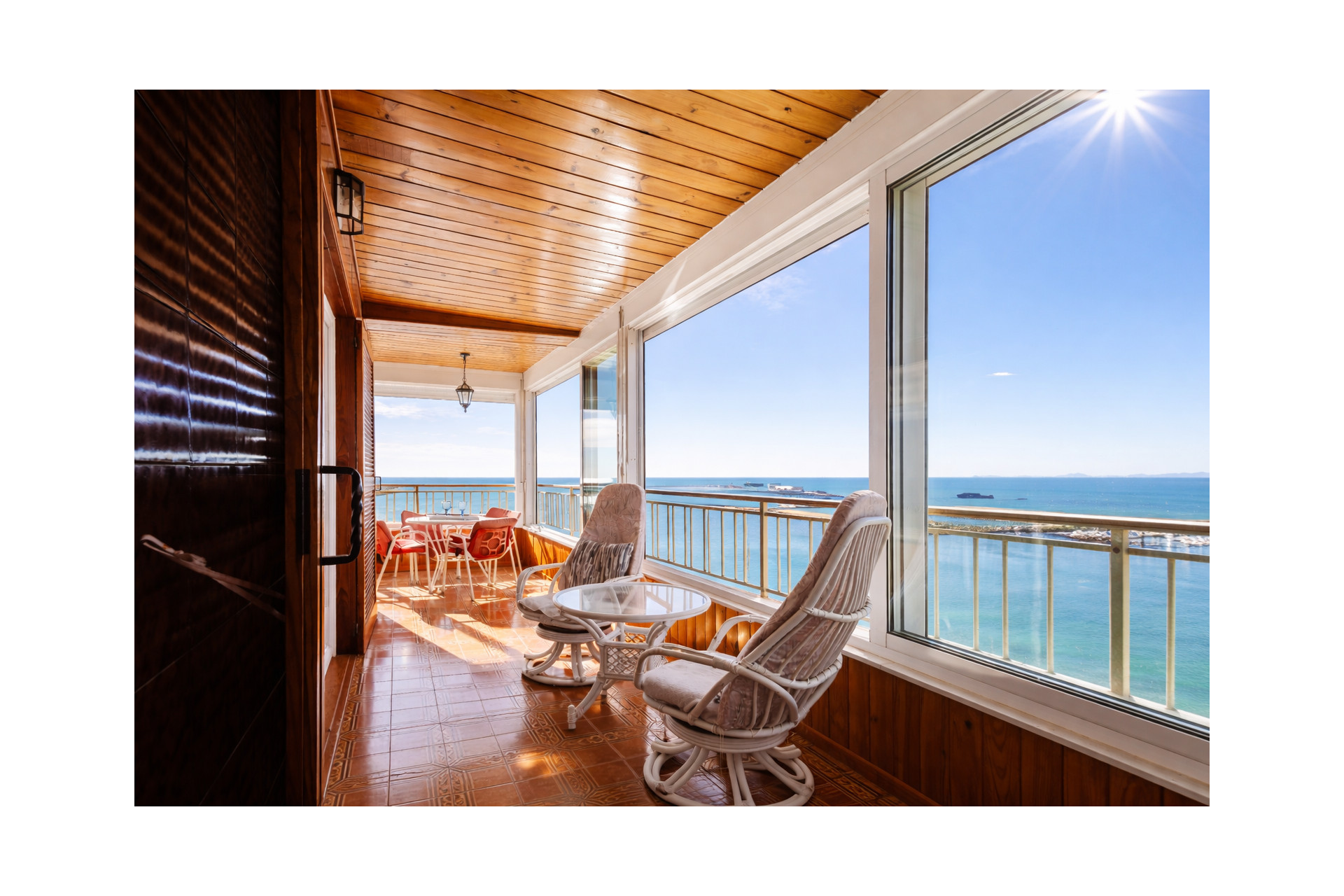 Resale - Apartment  - Torrevieja - Playa del Acequión