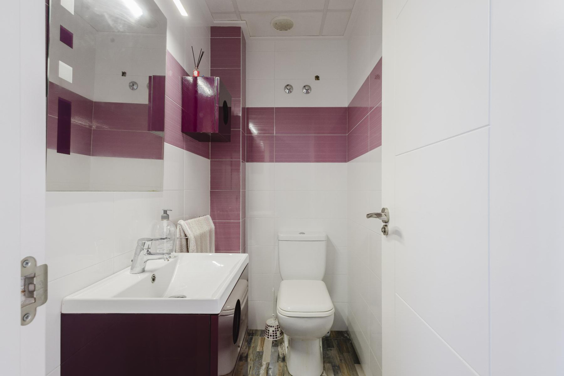 Resale - Apartment  - Torrevieja - Playa del Acequión