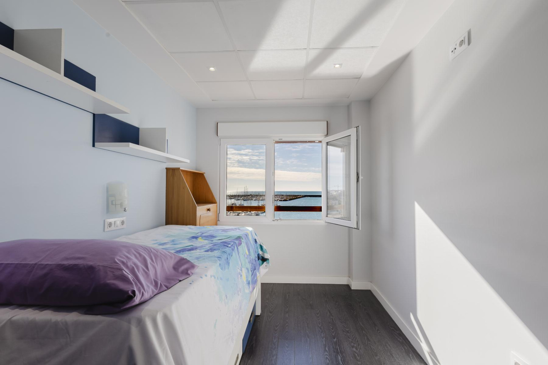 Resale - Apartment  - Torrevieja - Playa del Acequión