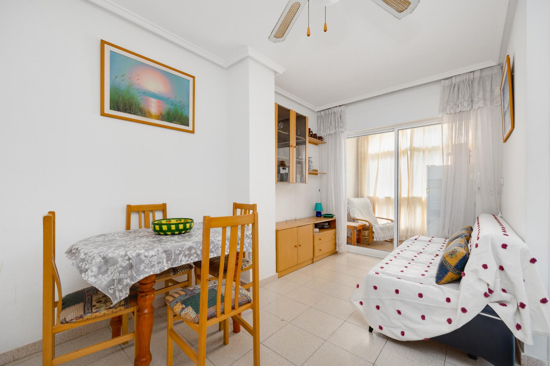 Resale - Apartment  - Torrevieja - Playa del Acequión