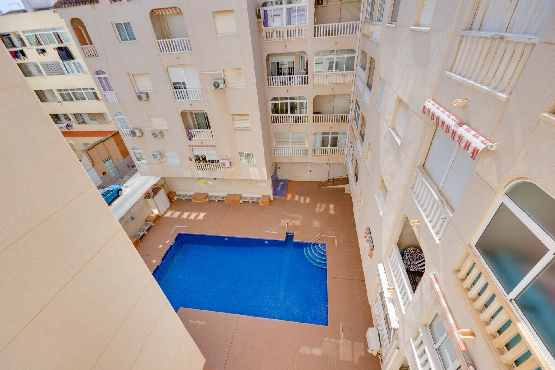 Resale - Apartment  - Torrevieja - Playa del Acequión