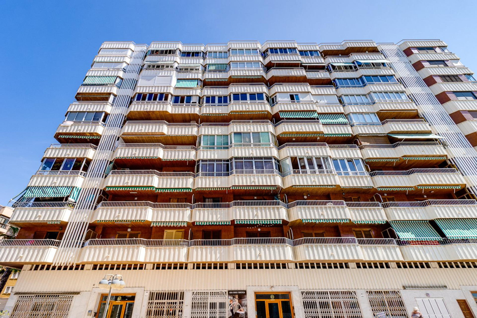 Resale - Apartment  - Torrevieja - Playa del Acequión