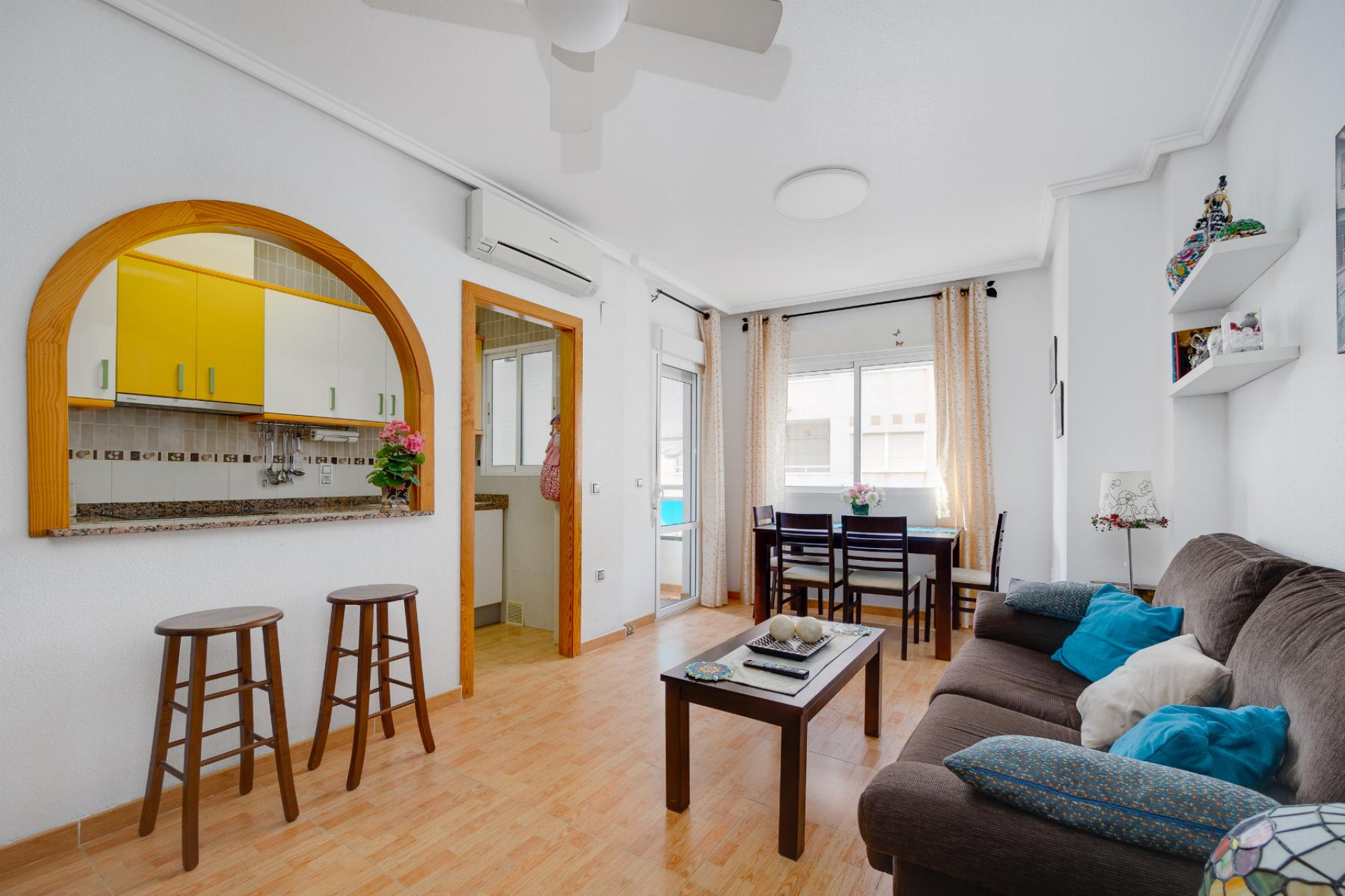Resale - Apartment  - Torrevieja - Playa del Acequión
