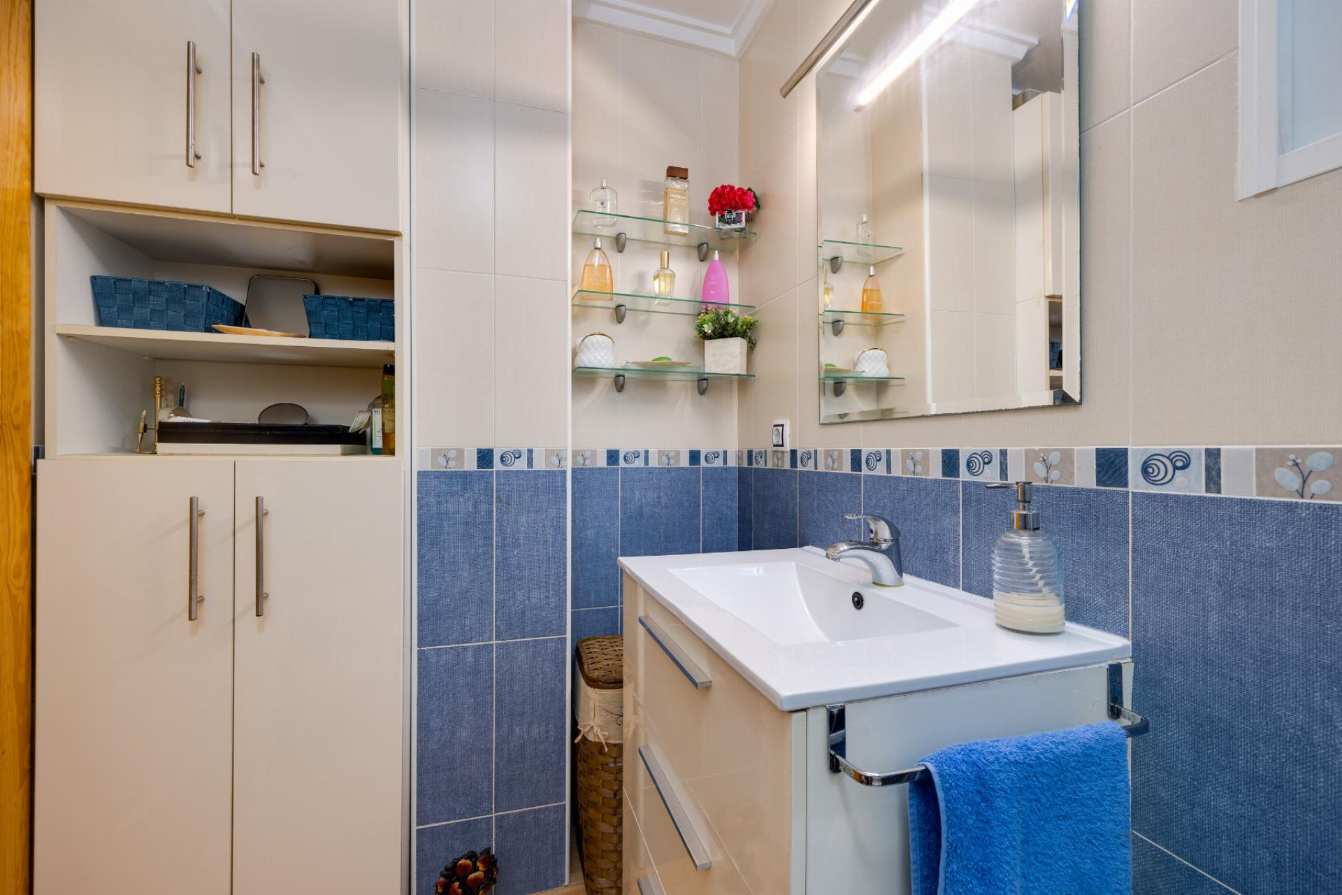 Resale - Apartment  - Torrevieja - Playa del Acequión
