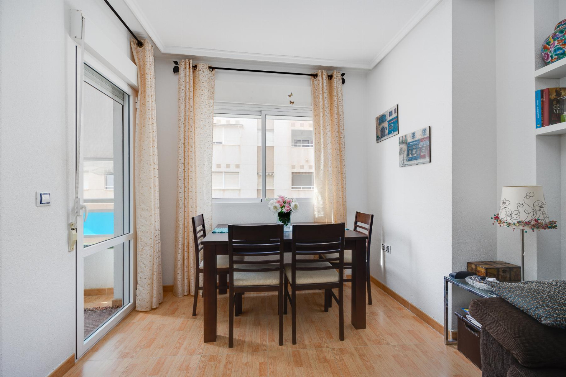Resale - Apartment  - Torrevieja - Playa del Acequión
