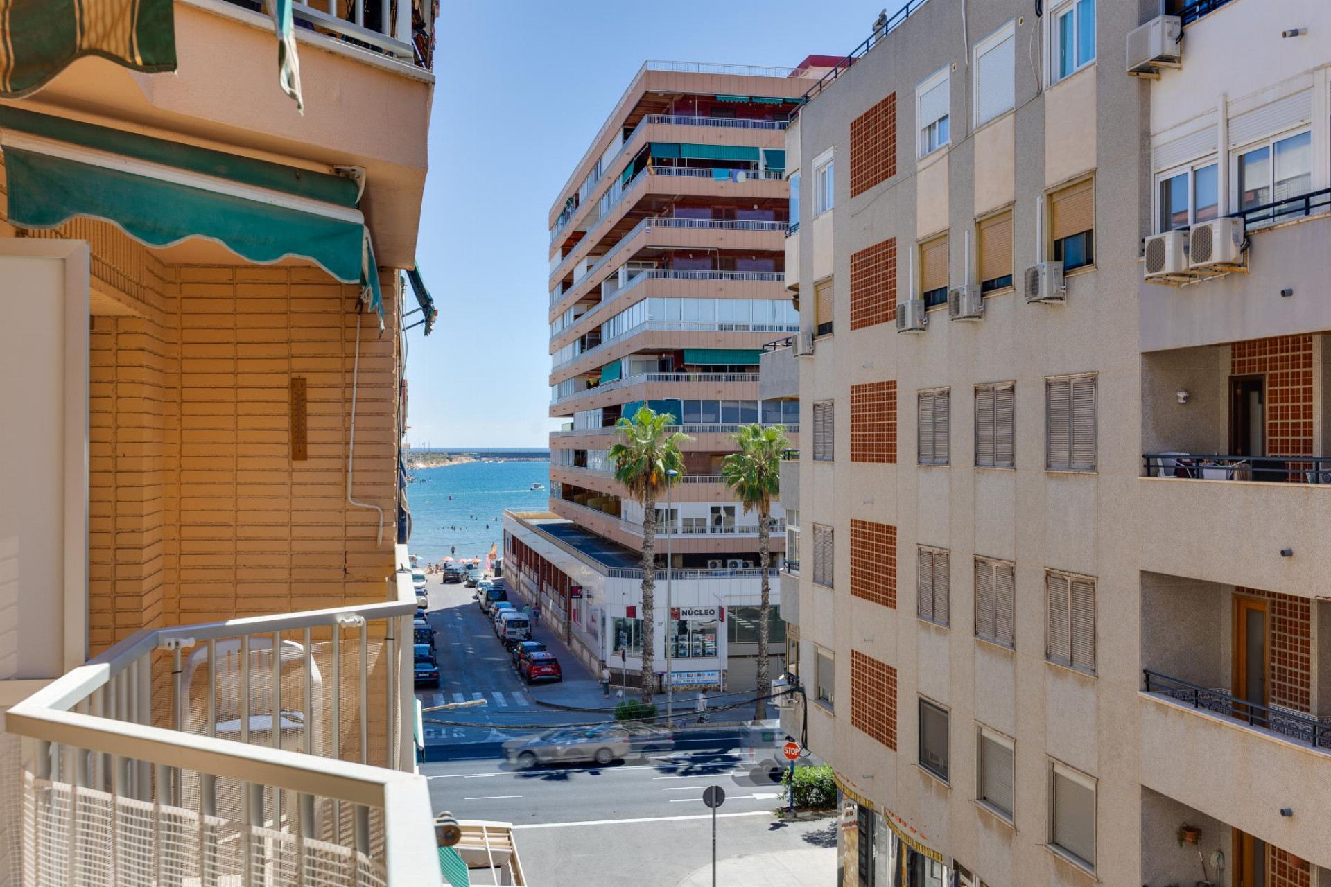 Resale - Apartment  - Torrevieja - Playa del Acequión