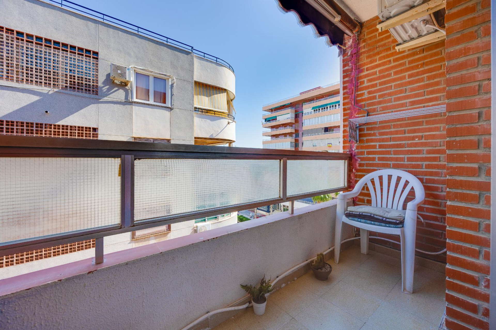 Resale - Apartment  - Torrevieja - Playa del Acequión