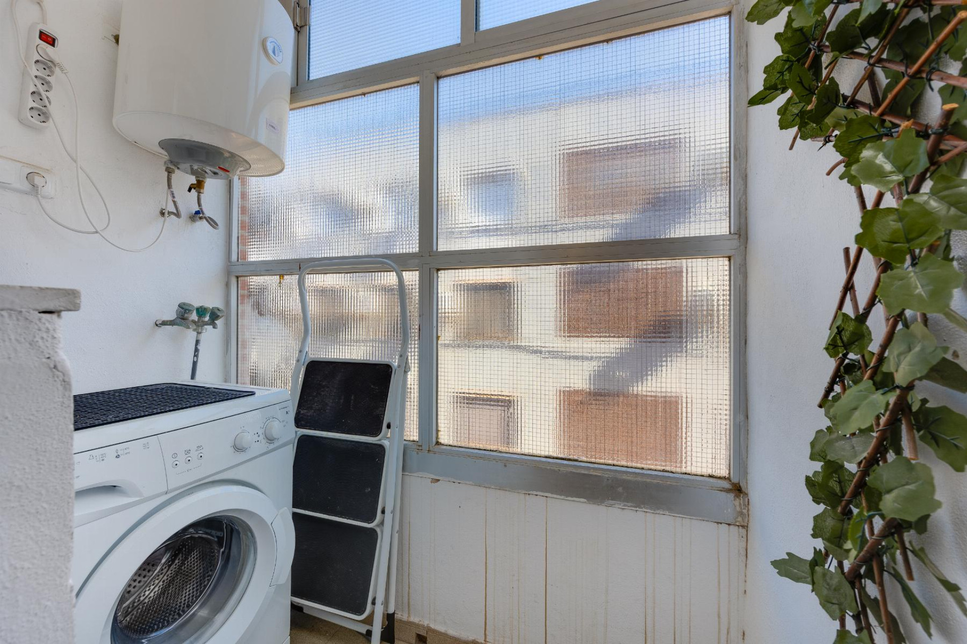 Resale - Apartment  - Torrevieja - Playa del Acequión