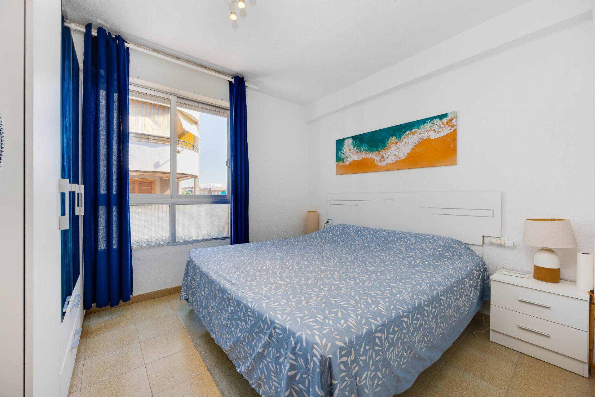 Resale - Apartment  - Torrevieja - Playa del Acequión
