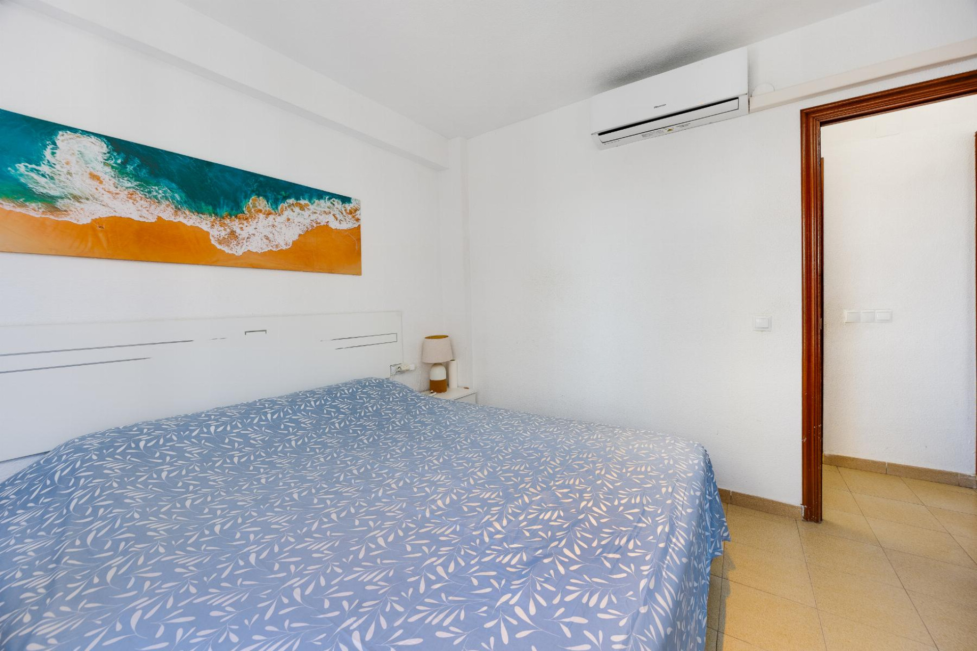 Resale - Apartment  - Torrevieja - Playa del Acequión