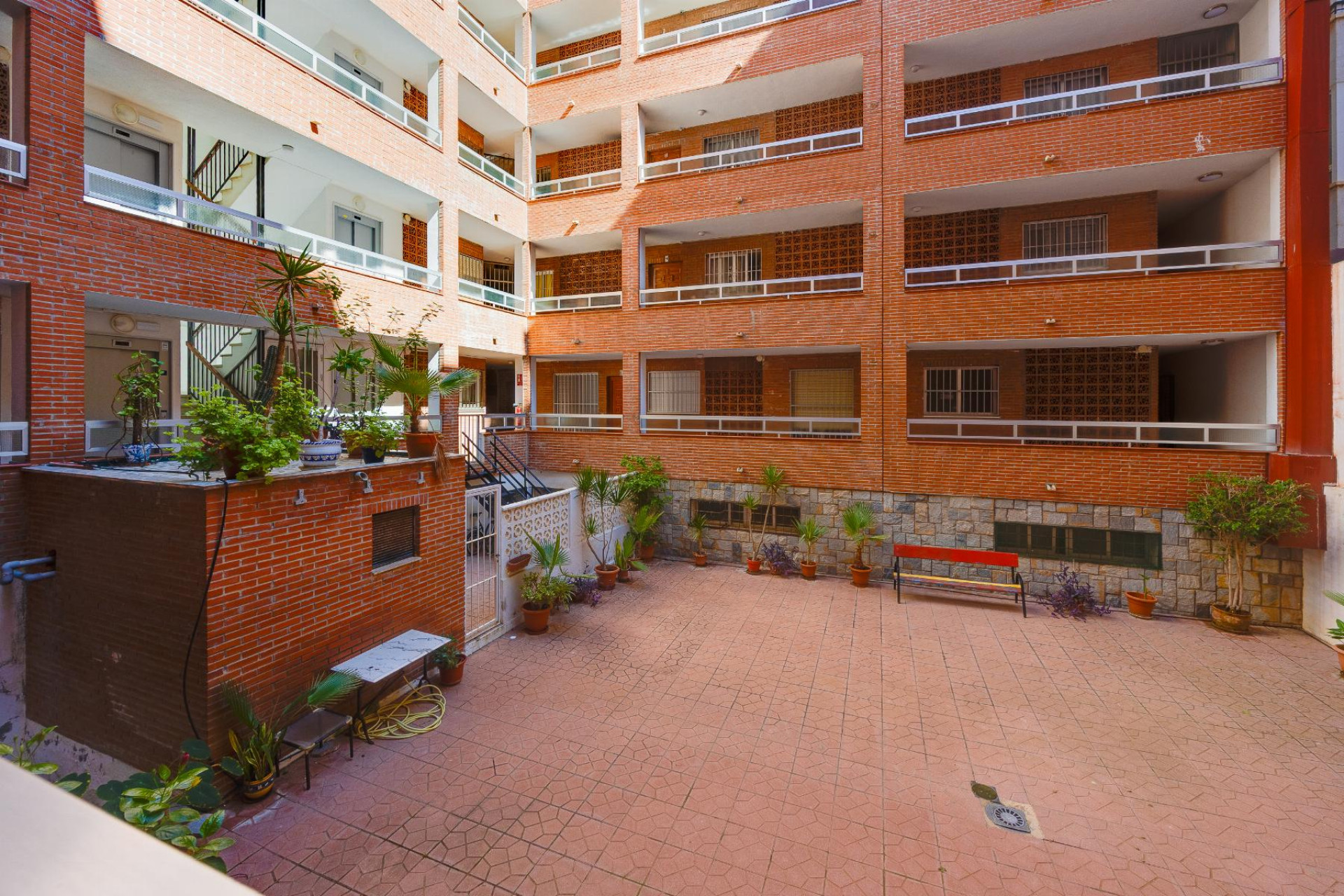 Resale - Apartment  - Torrevieja - Playa del Acequión