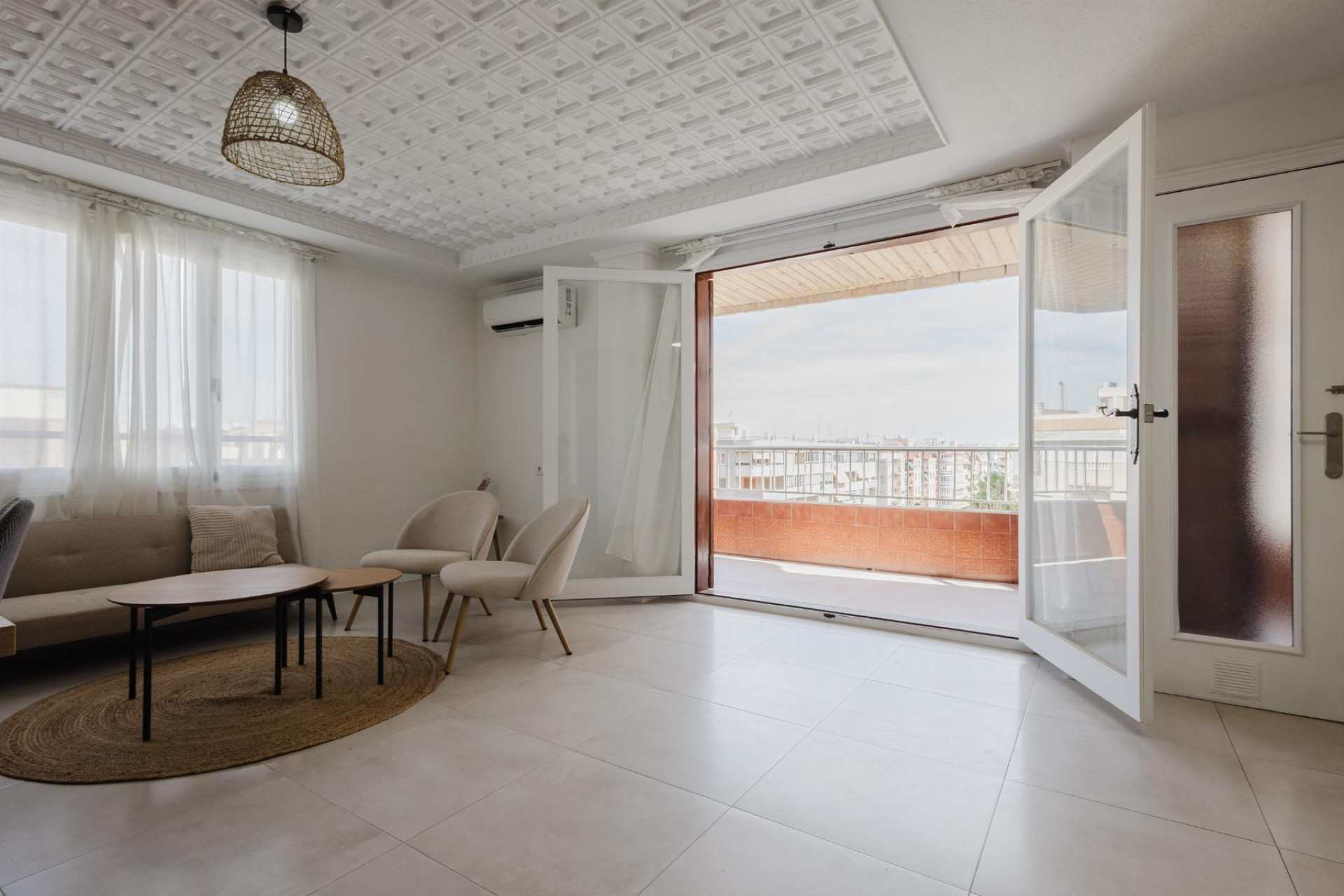 Resale - Apartment  - Torrevieja - Playa del Acequión