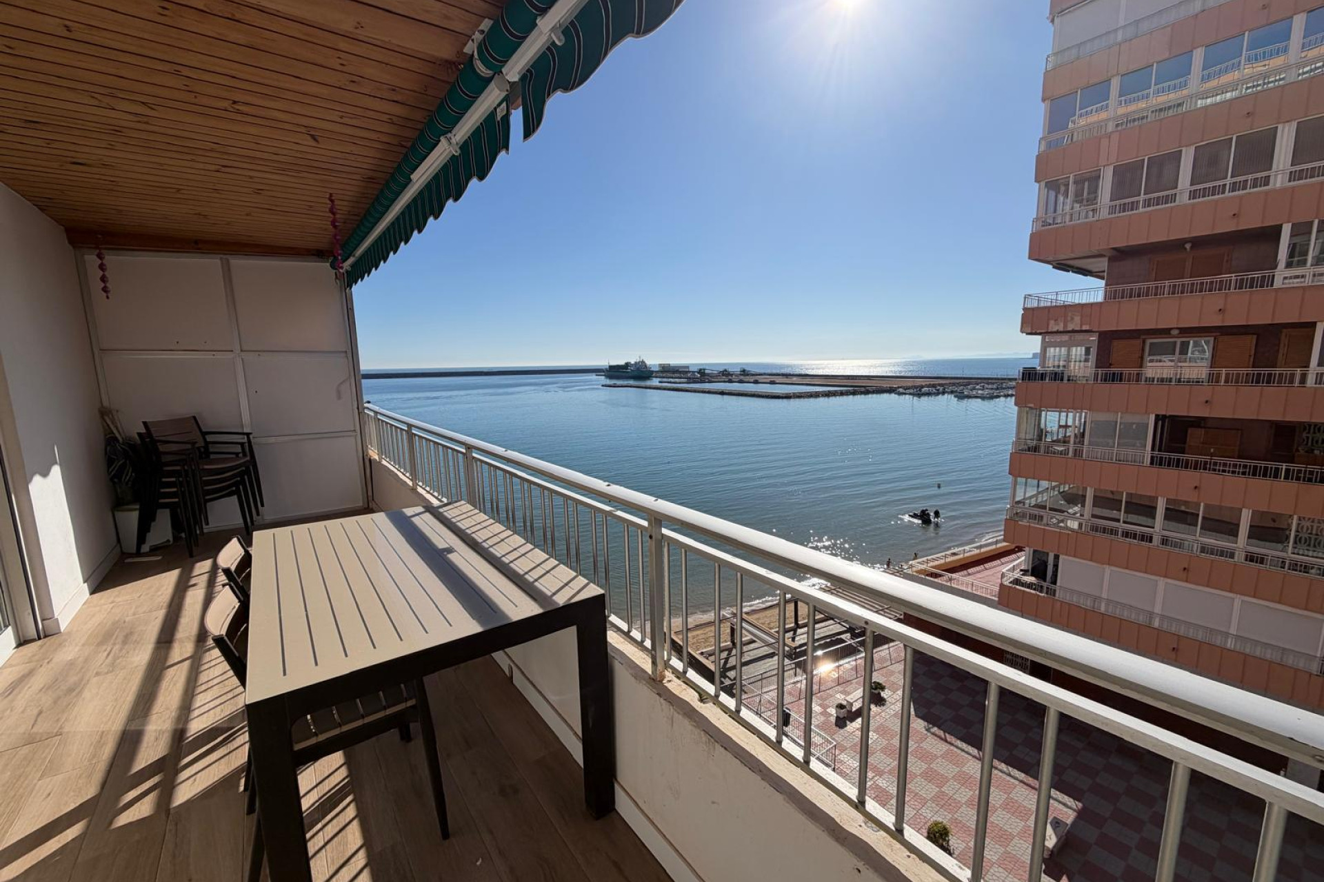 Resale - Apartment  - Torrevieja - Playa del Acequión