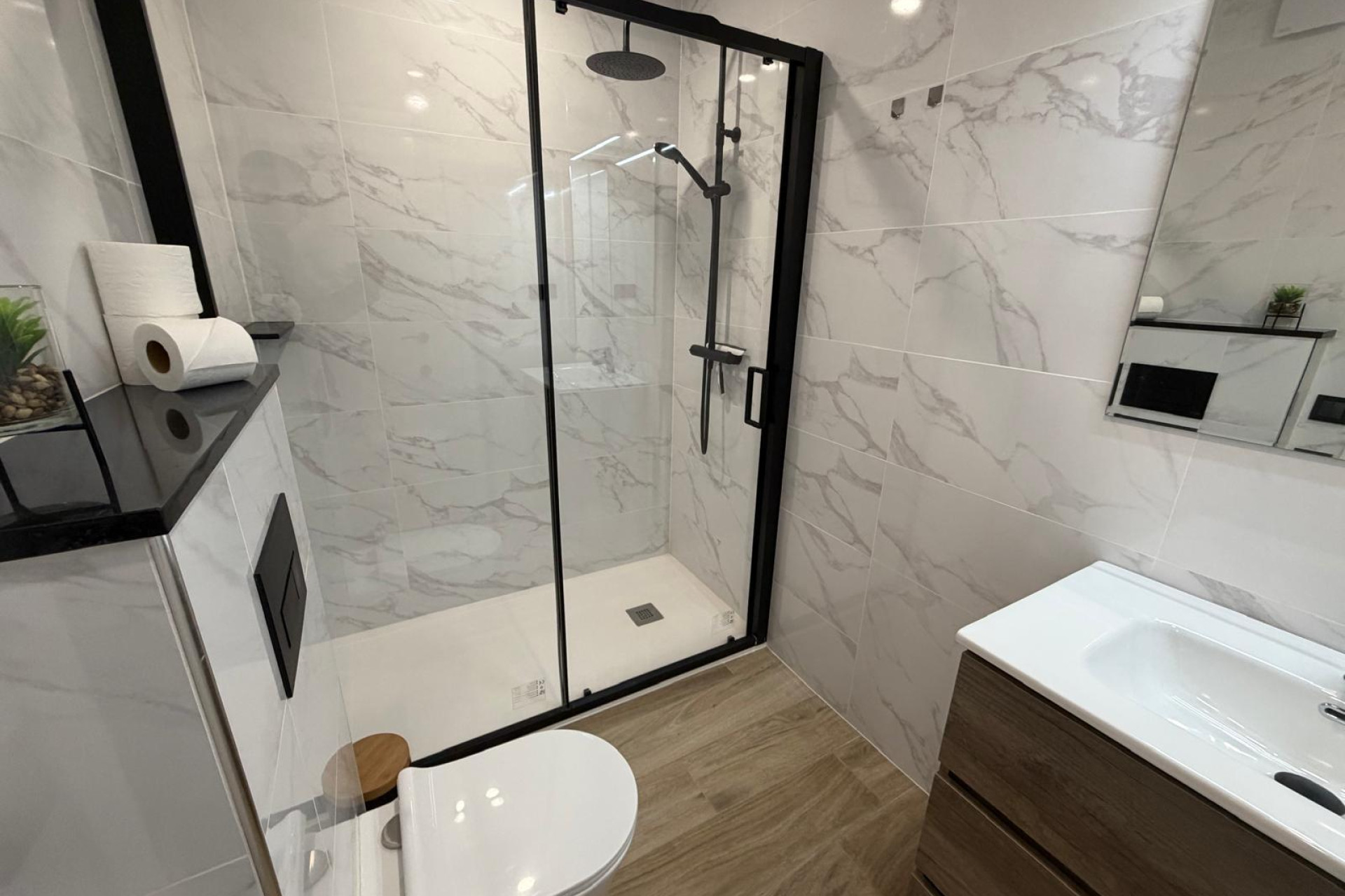 Resale - Apartment  - Torrevieja - Playa del Acequión