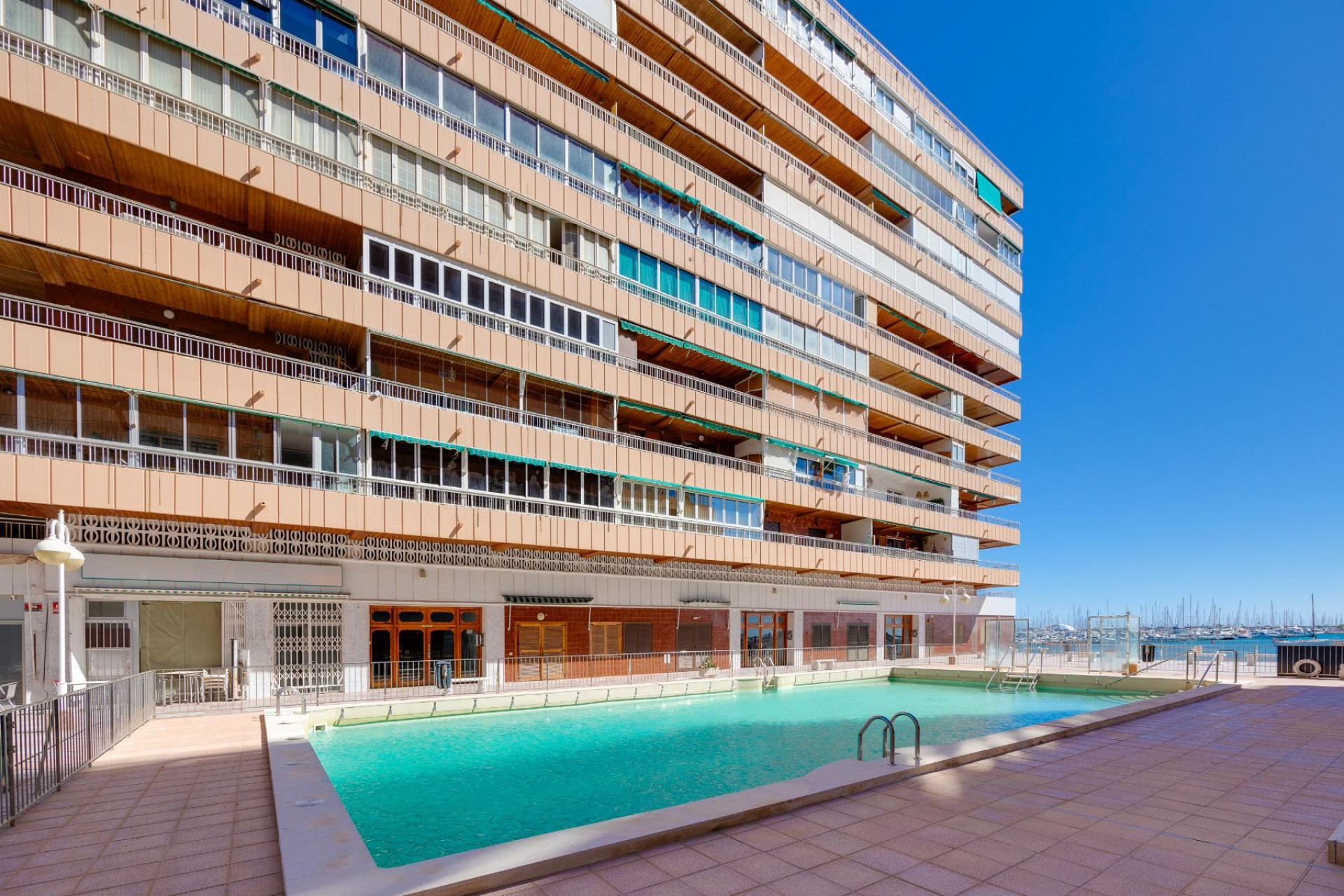 Resale - Apartment  - Torrevieja - Playa del Acequión