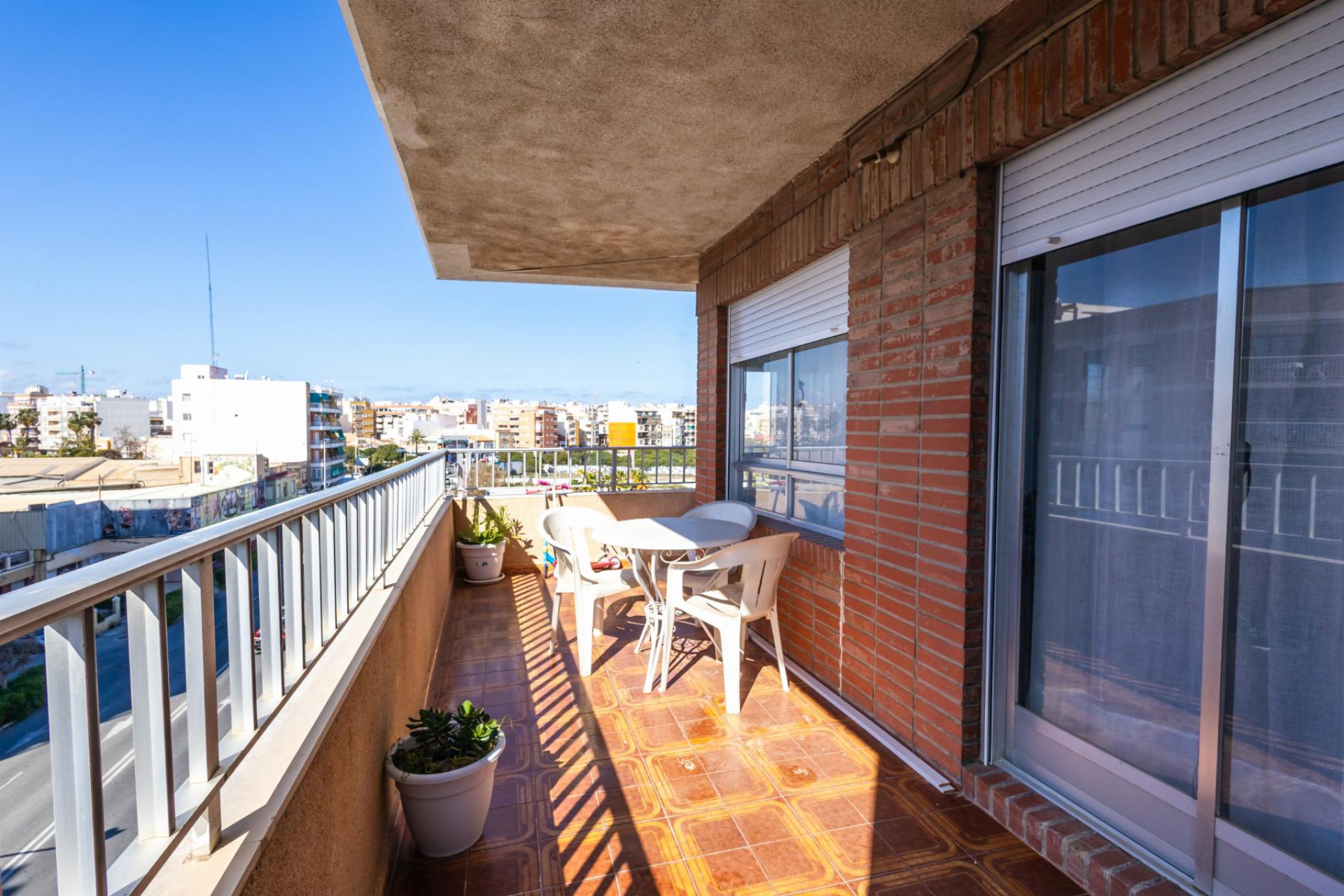 Resale - Apartment  - Torrevieja - Playa del Acequión