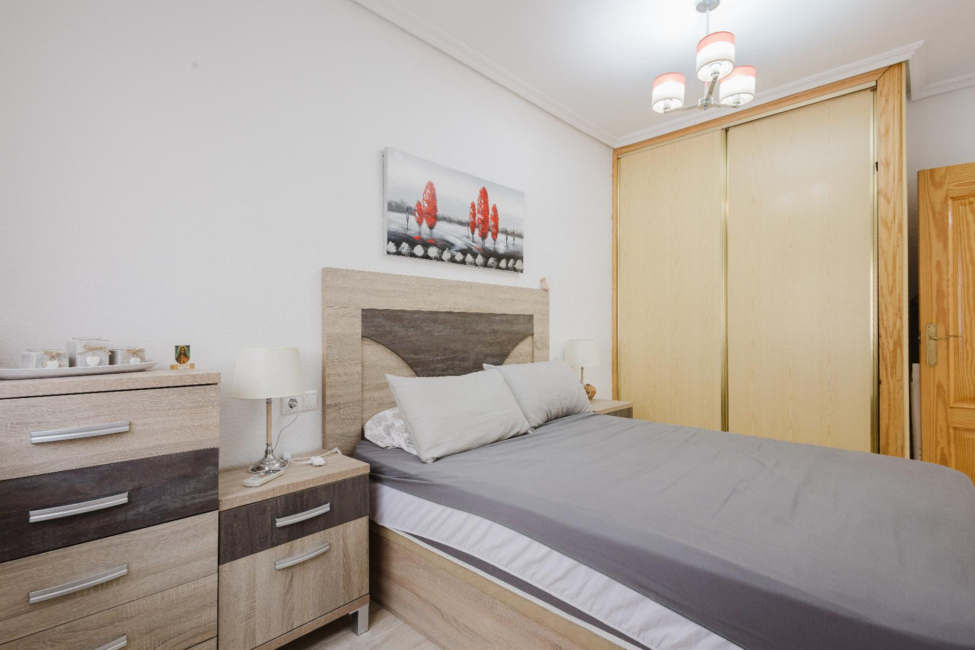 Resale - Apartment  - Torrevieja - Playa del Acequión