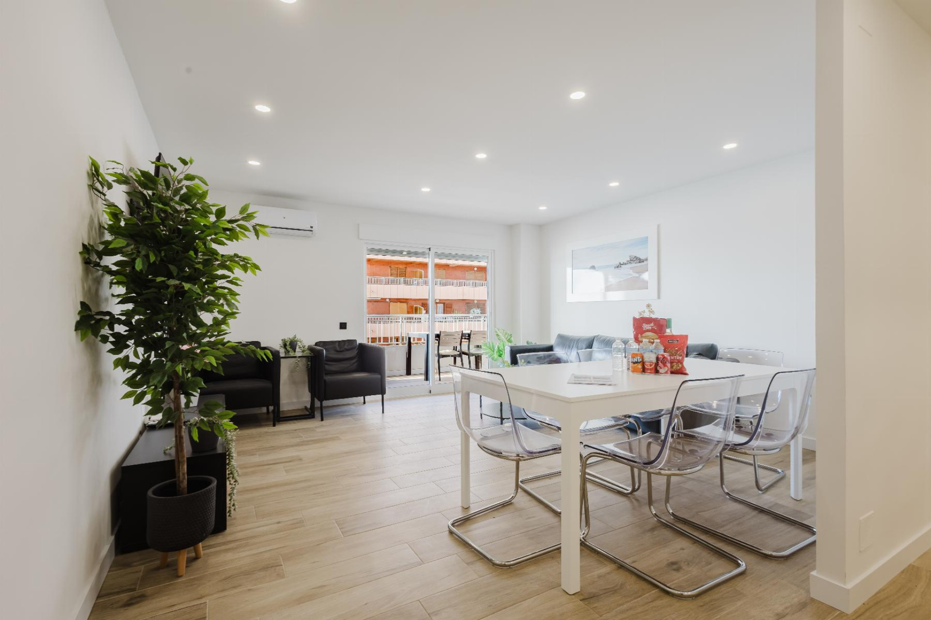 Resale - Apartment  - Torrevieja - Playa del Acequión