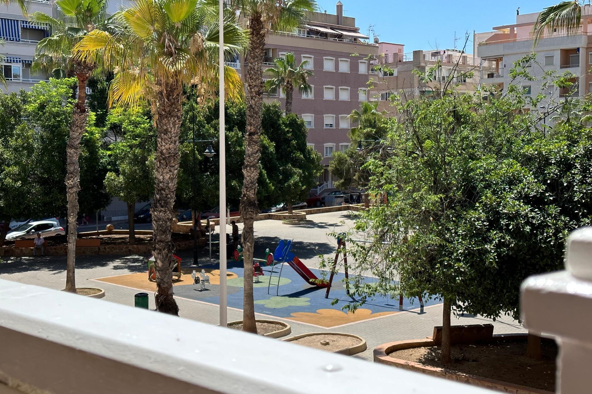 Resale - Apartment  - Torrevieja - Playa del cura