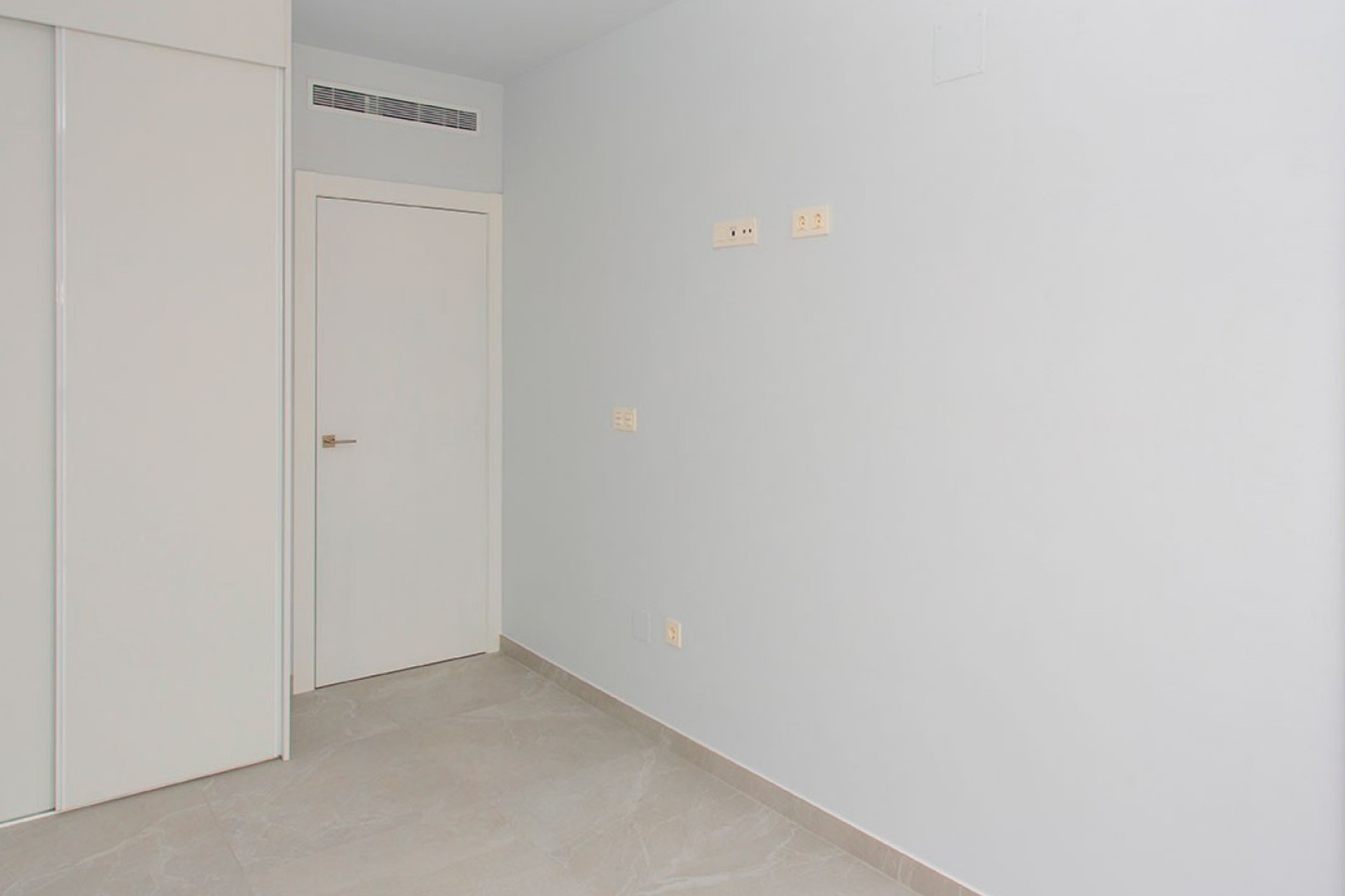 Resale - Apartment  - Torrevieja - Playa Del Cura